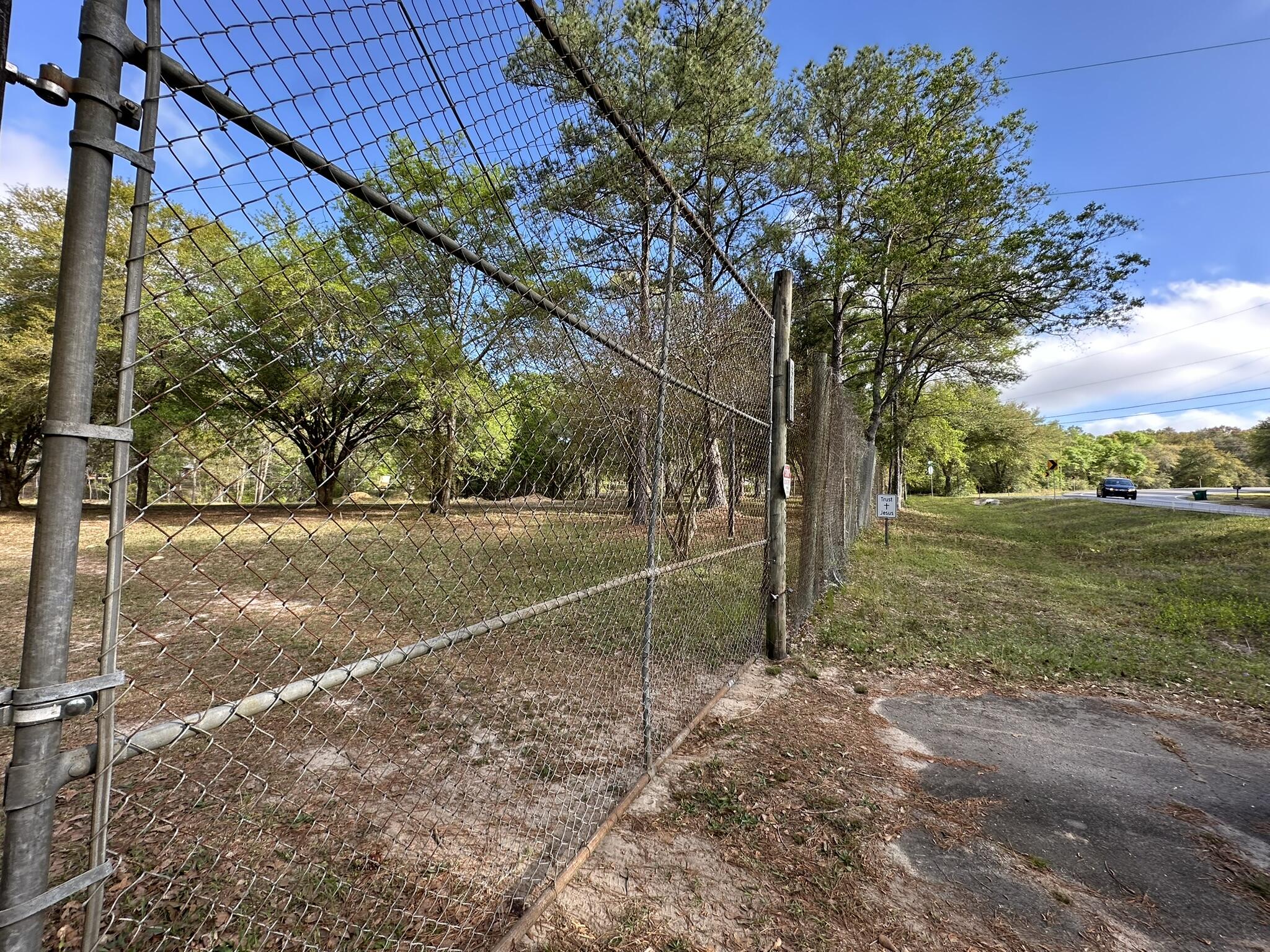 METES & BOUNDS - Land