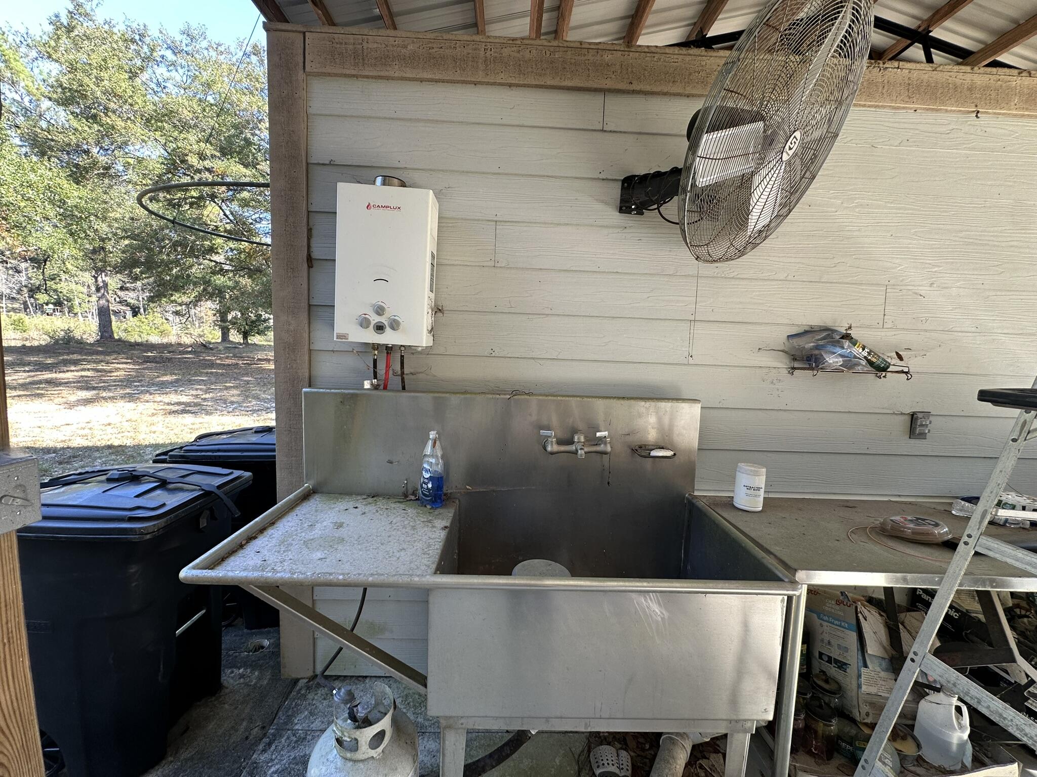 METES & BOUNDS - Land