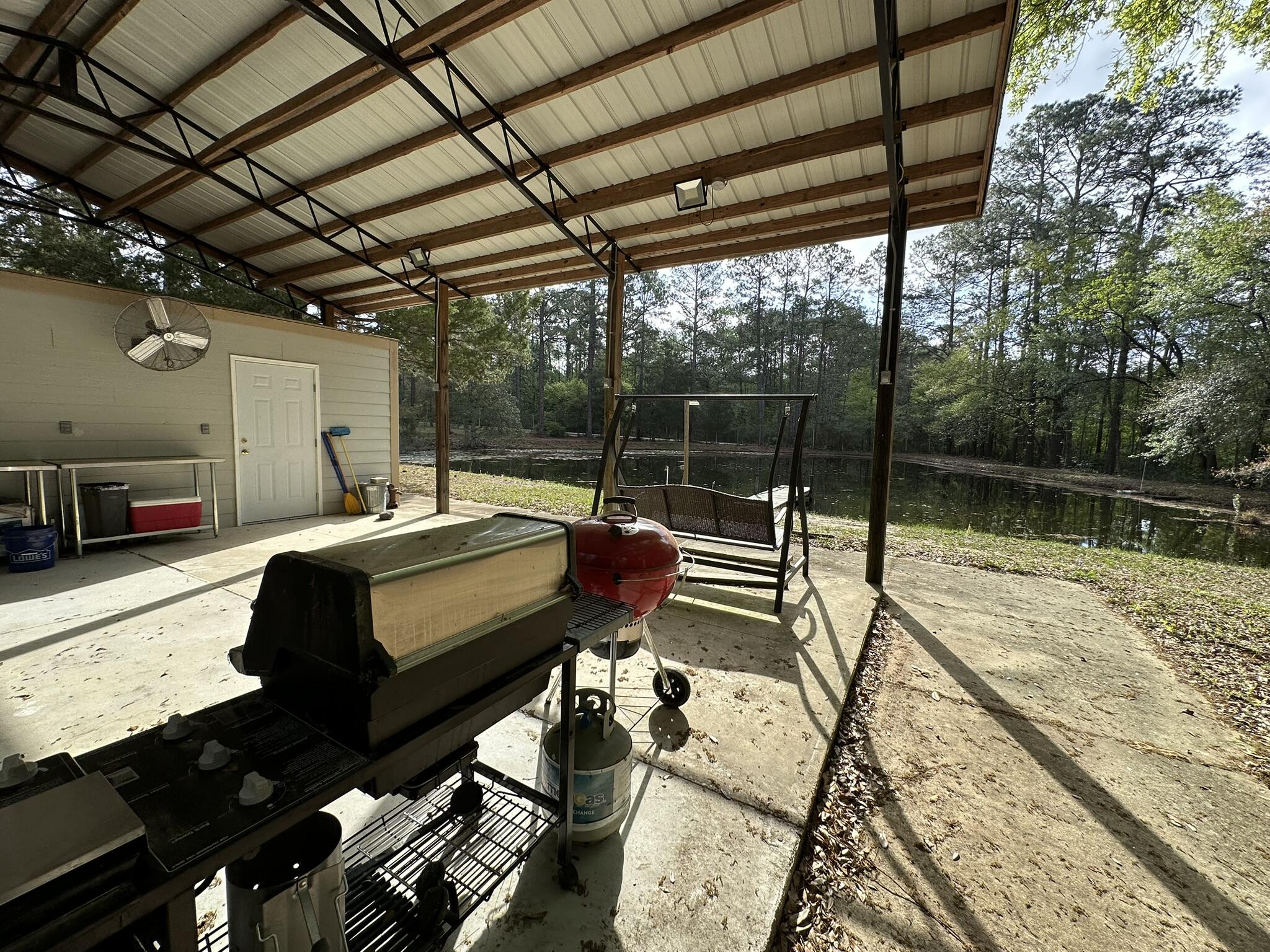 METES & BOUNDS - Land