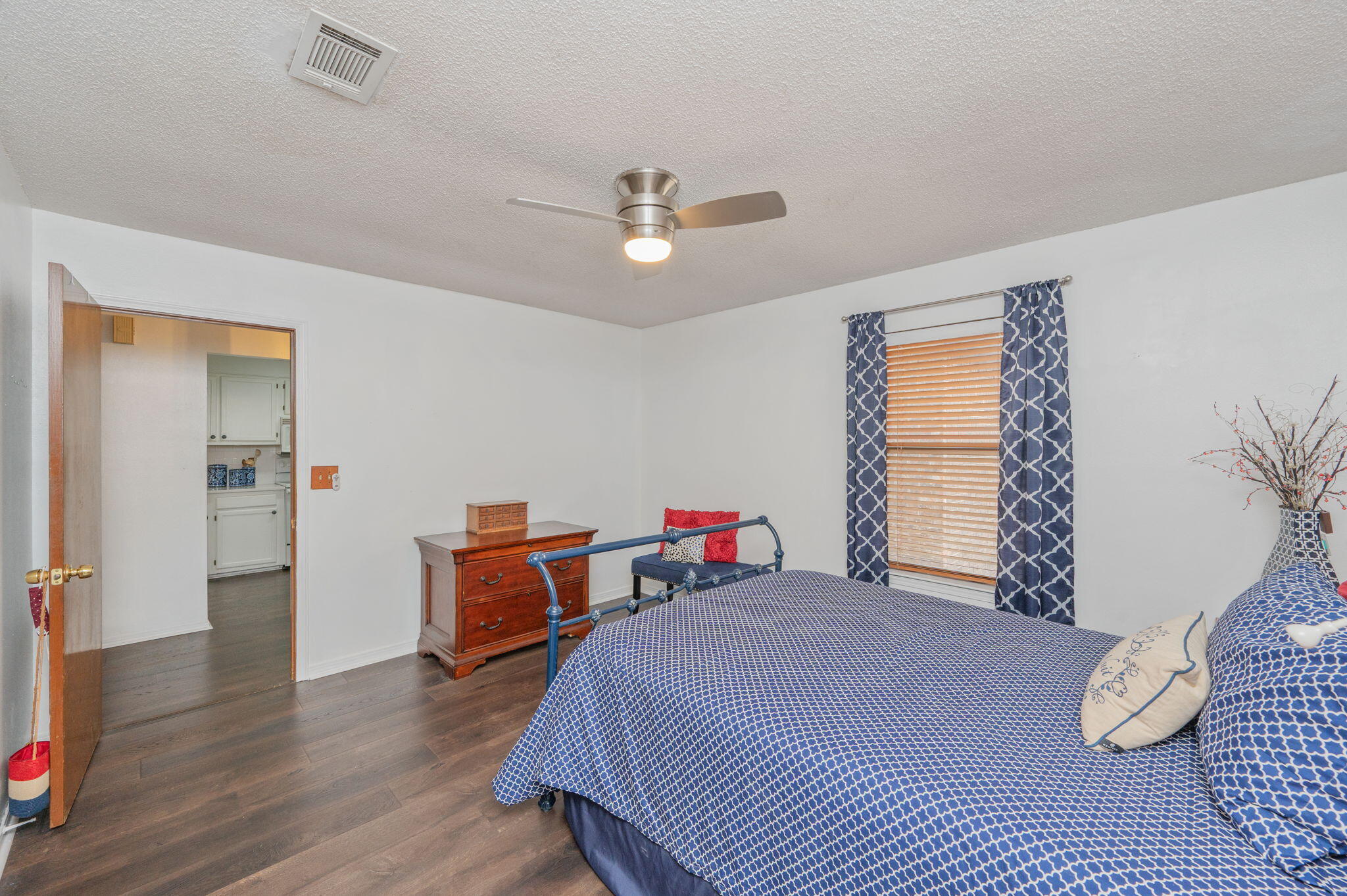 HIDDEN COVE T/H - Residential