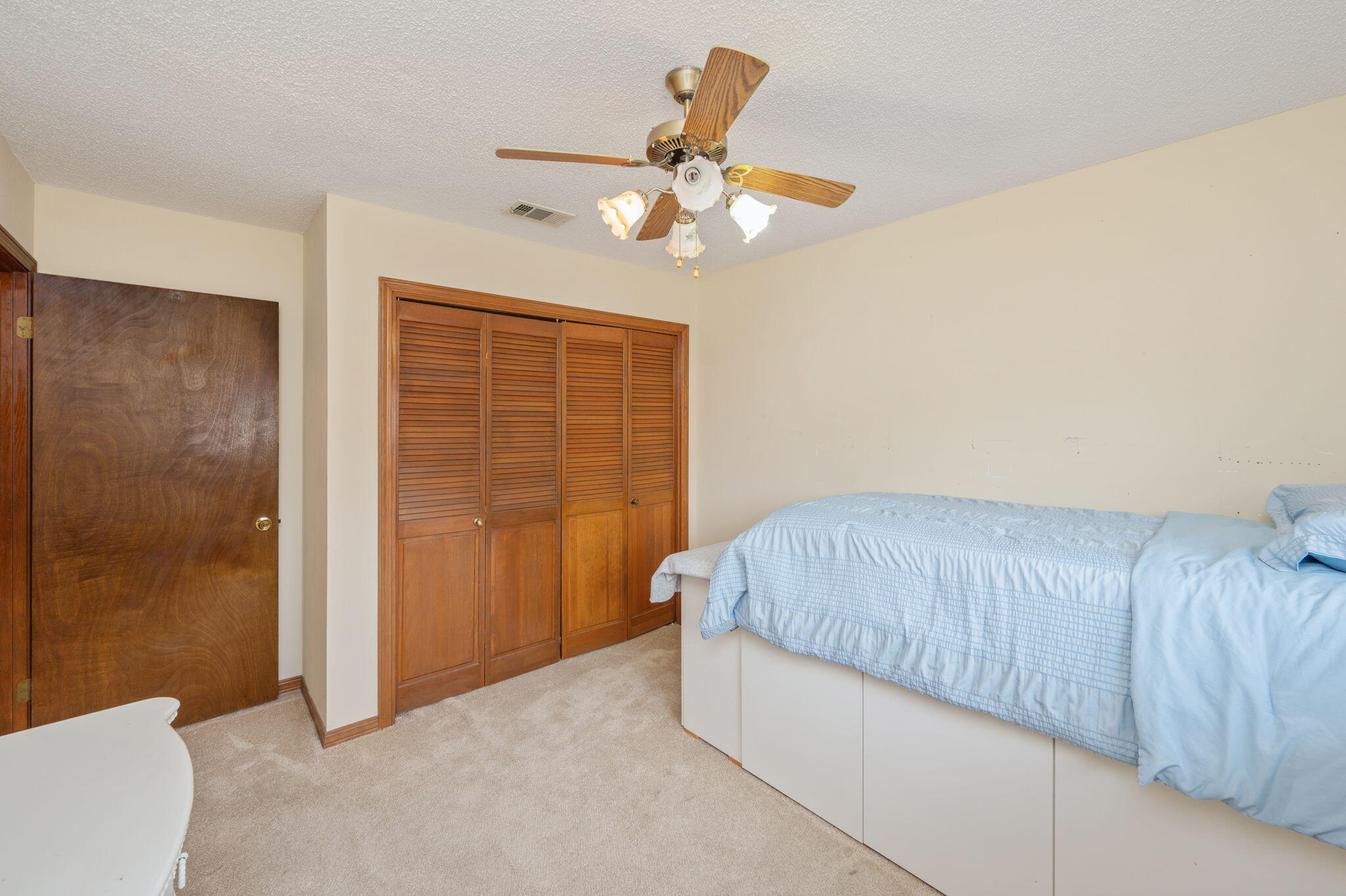 HIDDEN COVE T/H - Residential