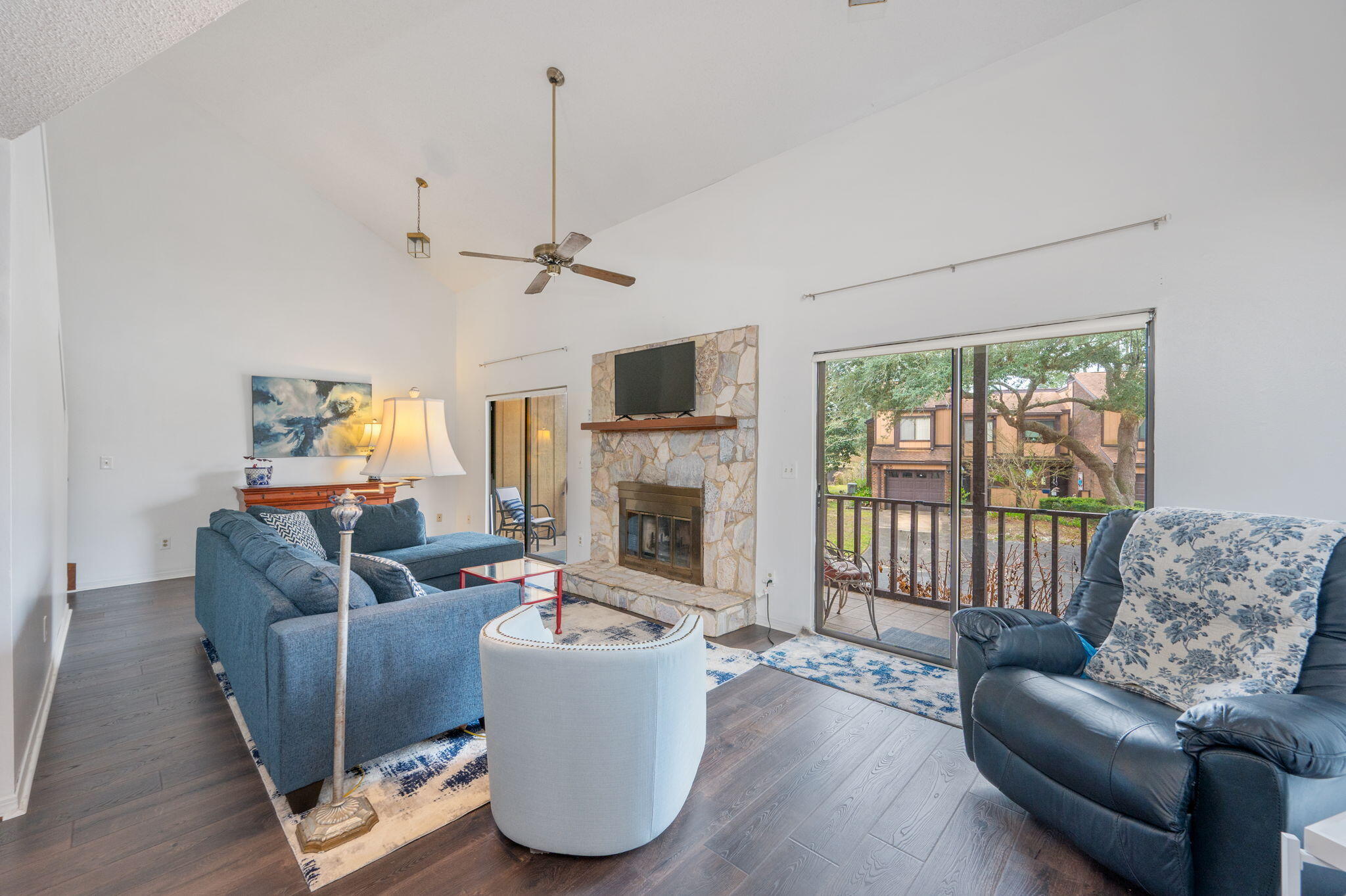 HIDDEN COVE T/H - Residential