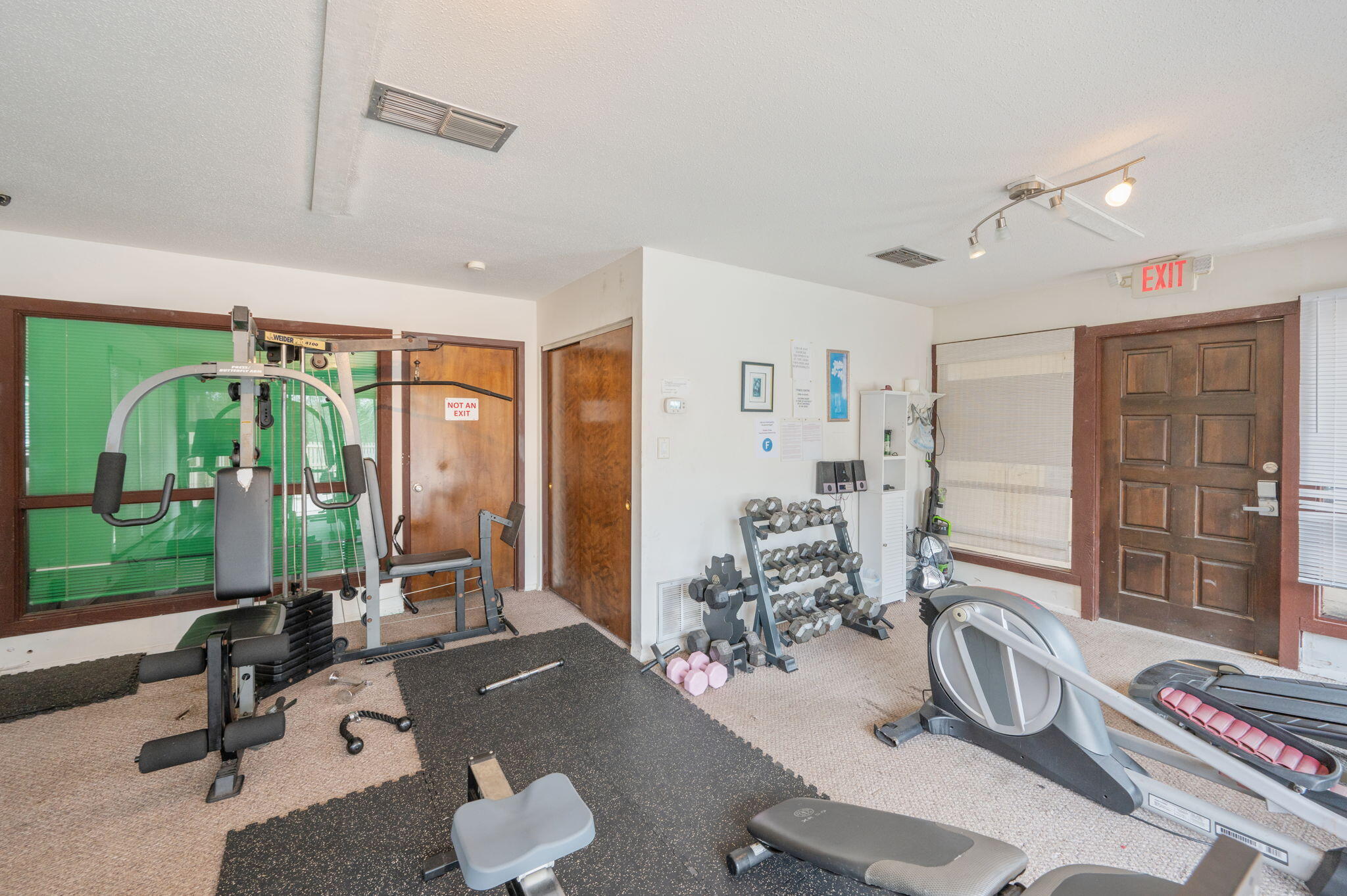 HIDDEN COVE T/H - Residential