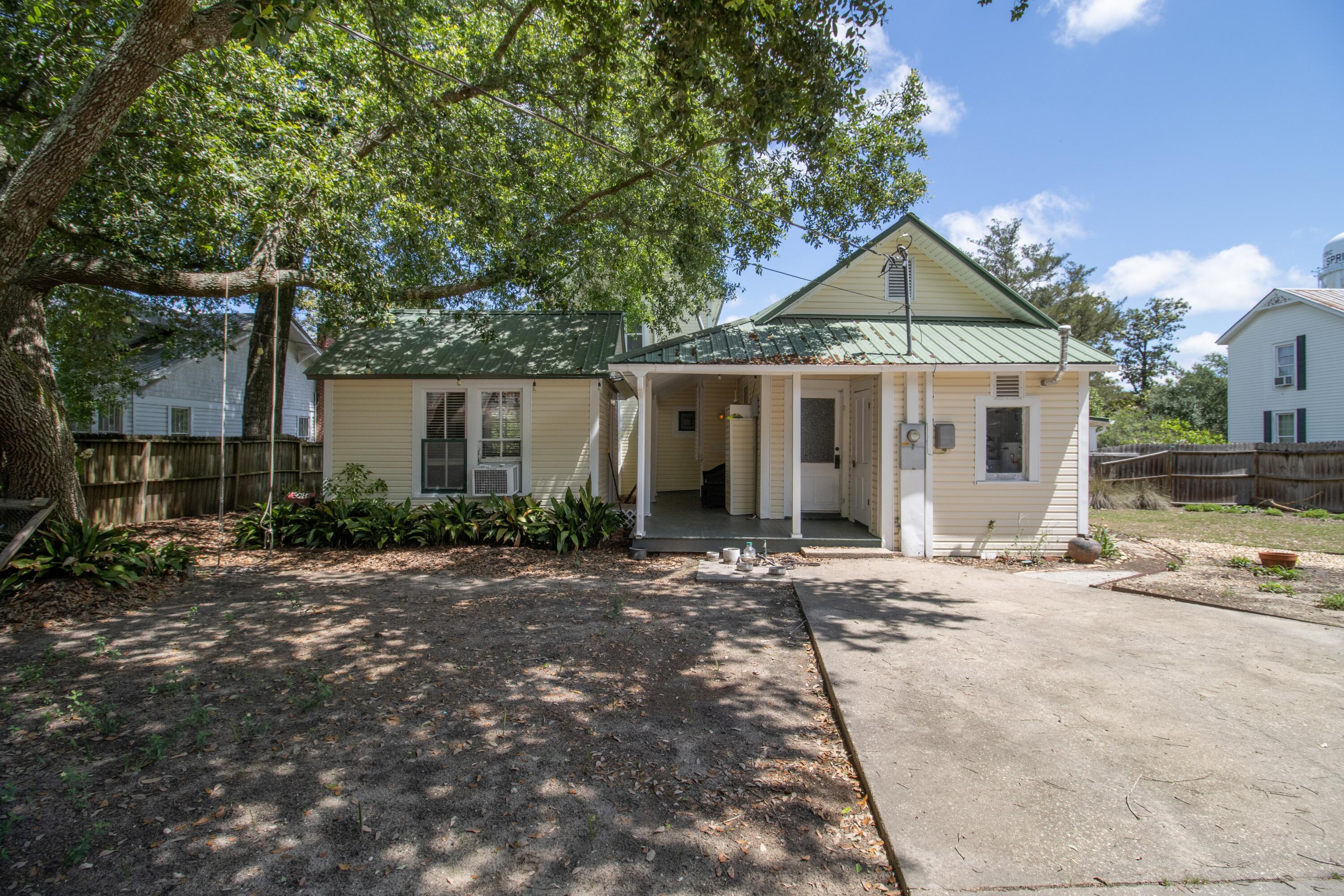 Town of Defuniak Springs - Residential