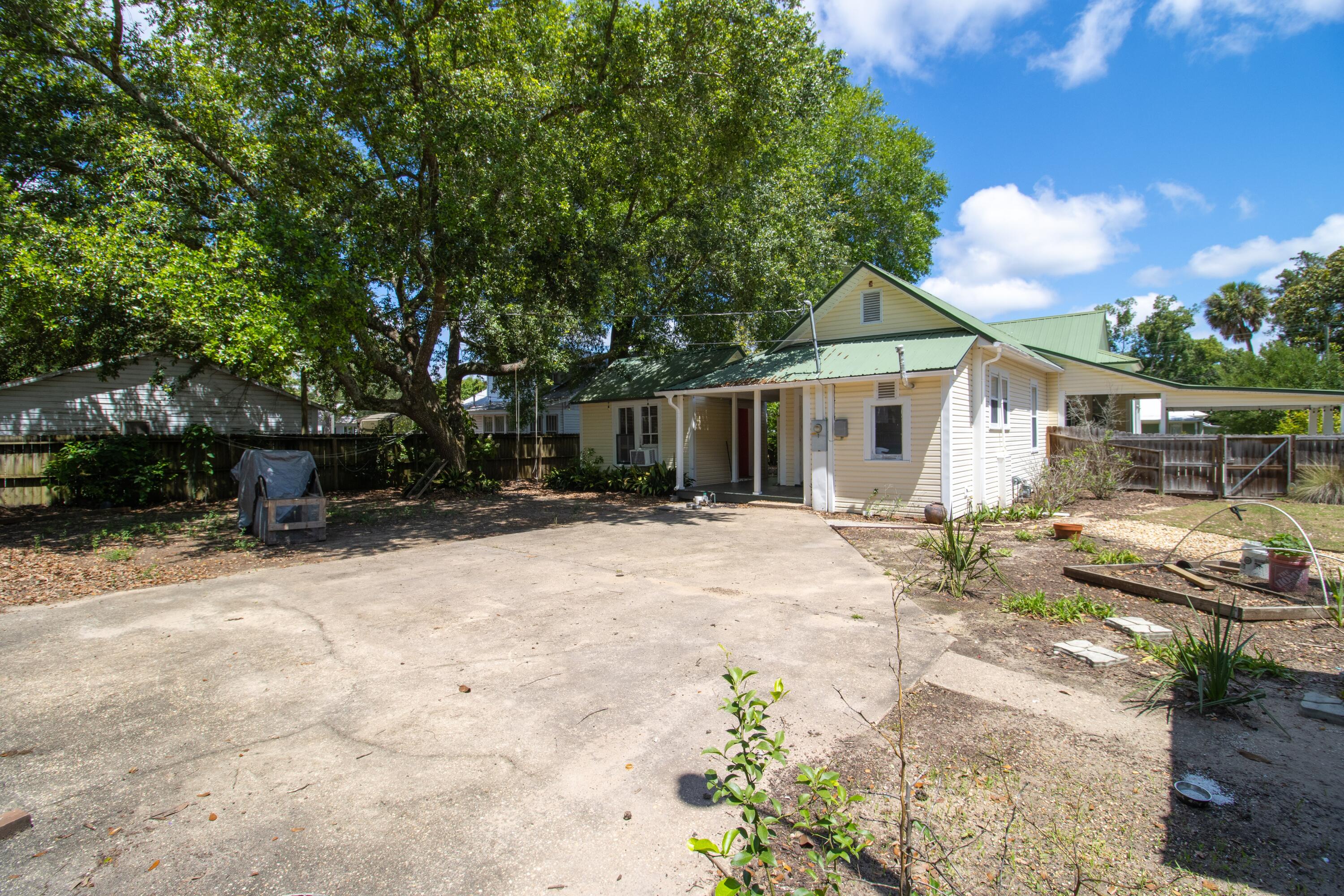 Town of Defuniak Springs - Residential
