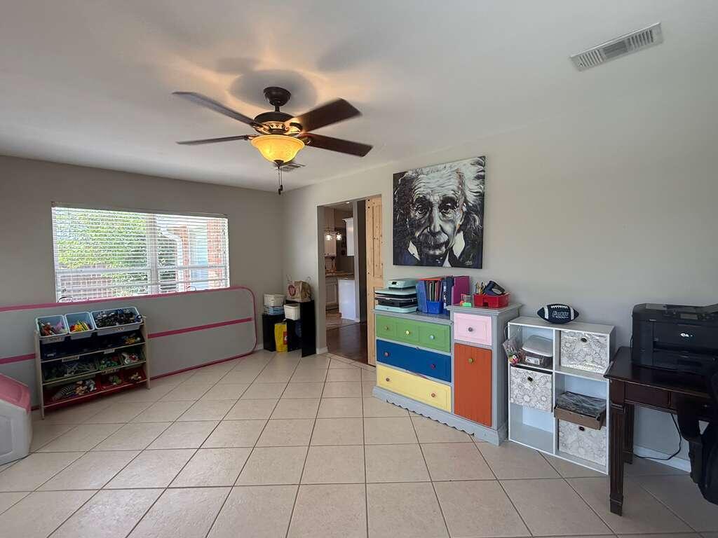 SHADOW OAK S/D - Residential Lease