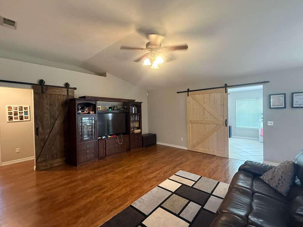 SHADOW OAK S/D - Residential Lease