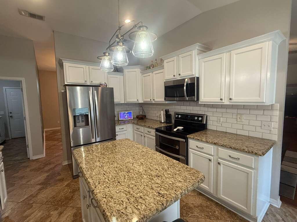 SHADOW OAK S/D - Residential Lease