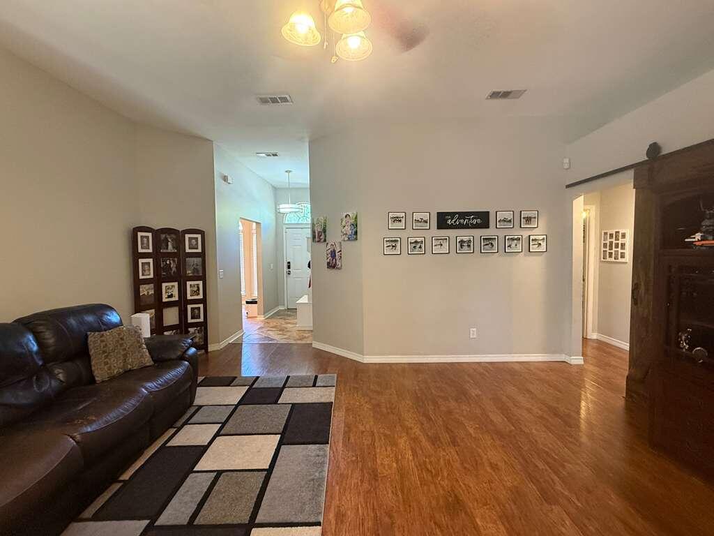 SHADOW OAK S/D - Residential Lease