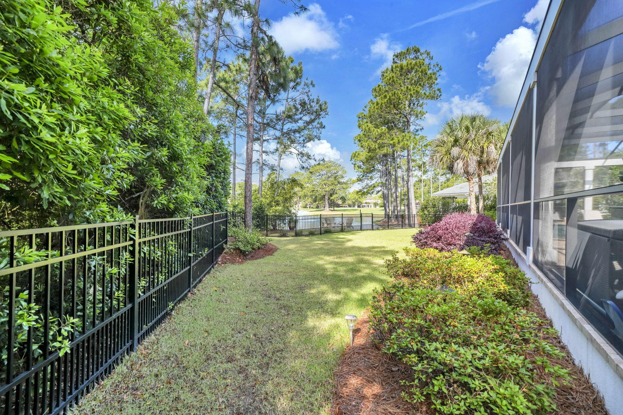 ISLAND GREEN - Residential