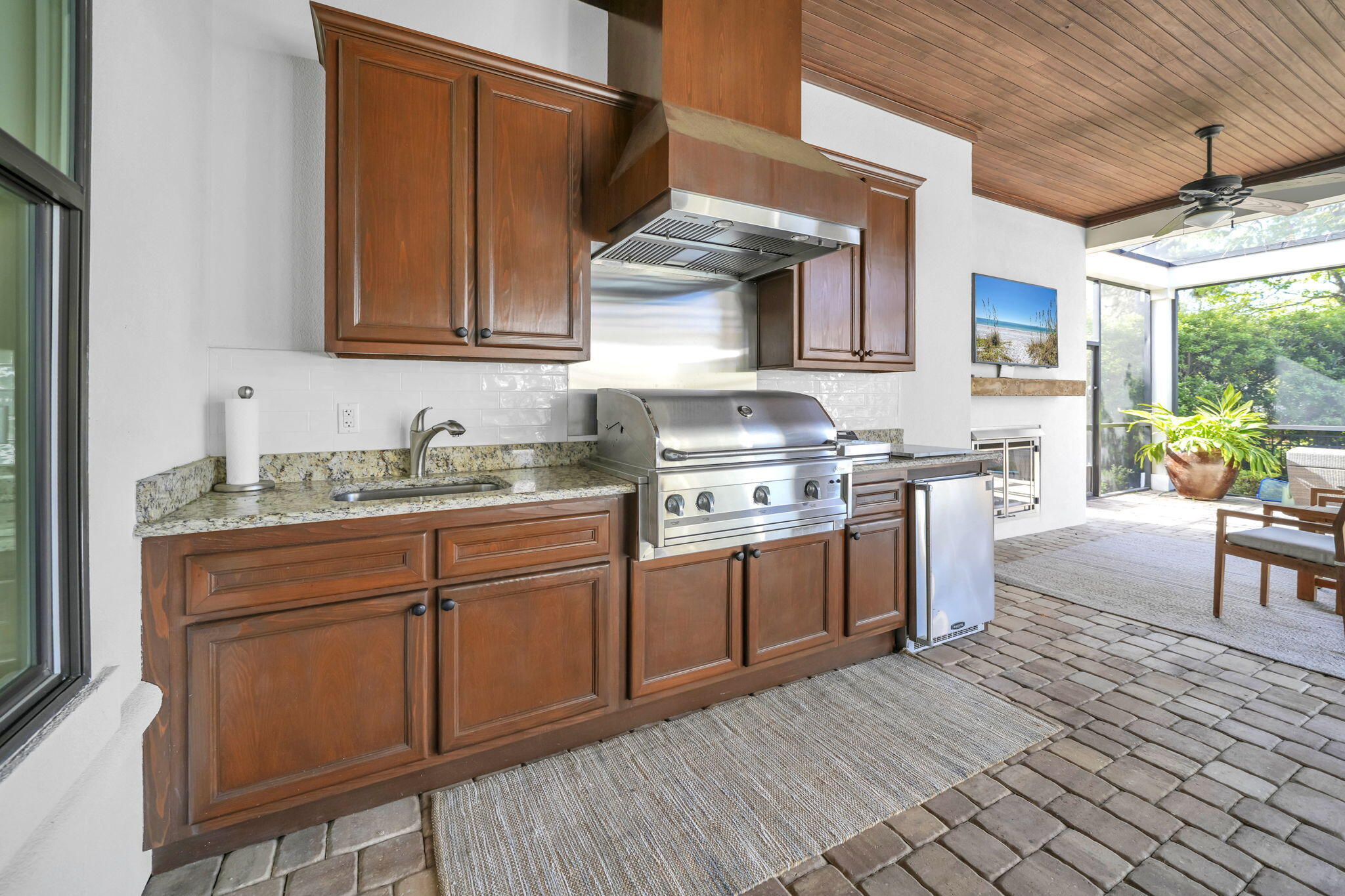 ISLAND GREEN - Residential