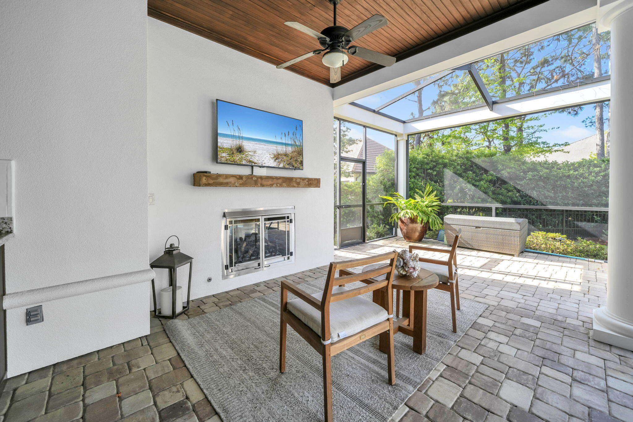 ISLAND GREEN - Residential