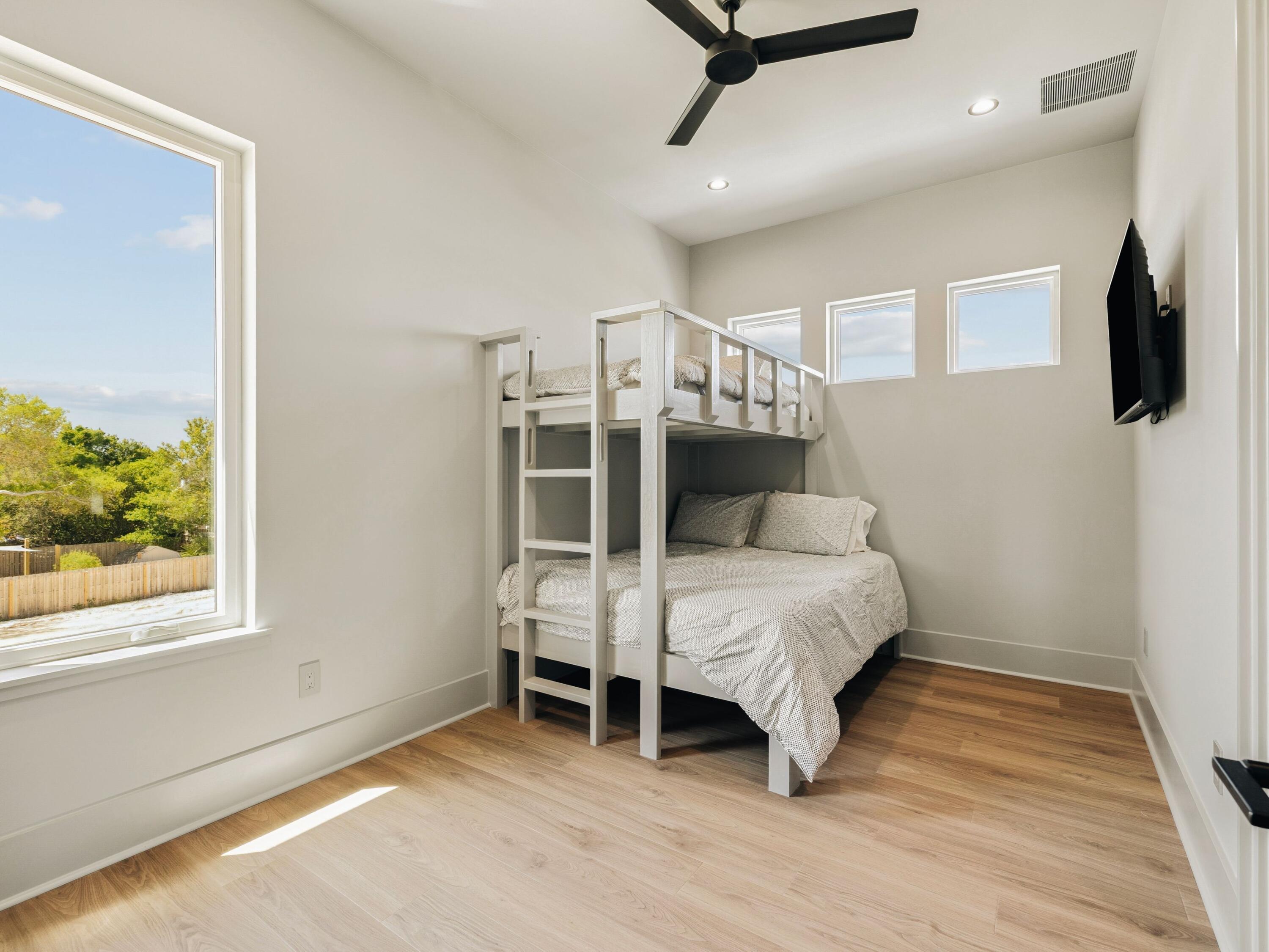 RIVIERA BEACH - Residential