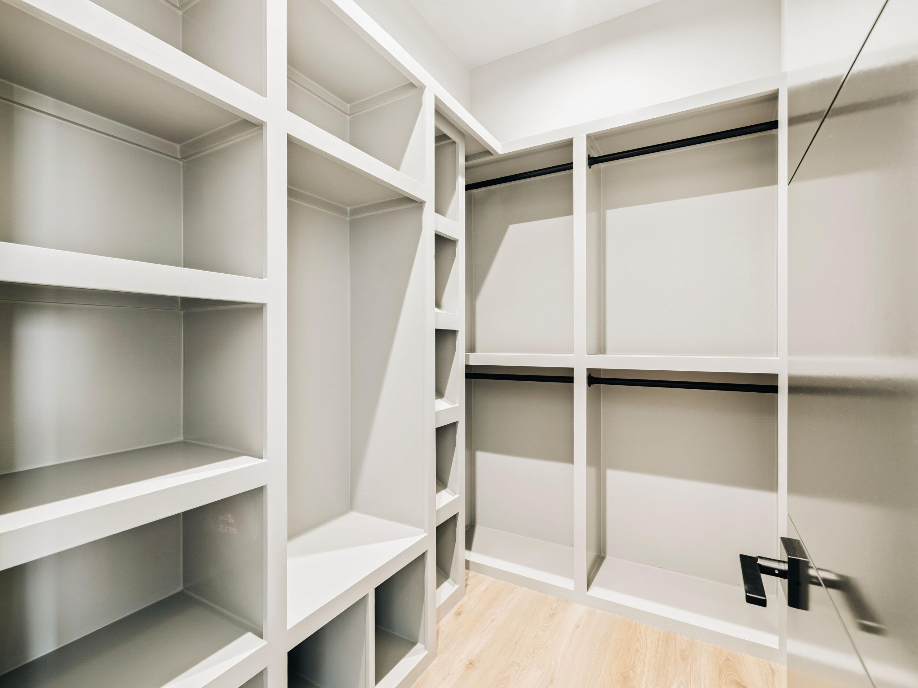 RIVIERA BEACH - Residential