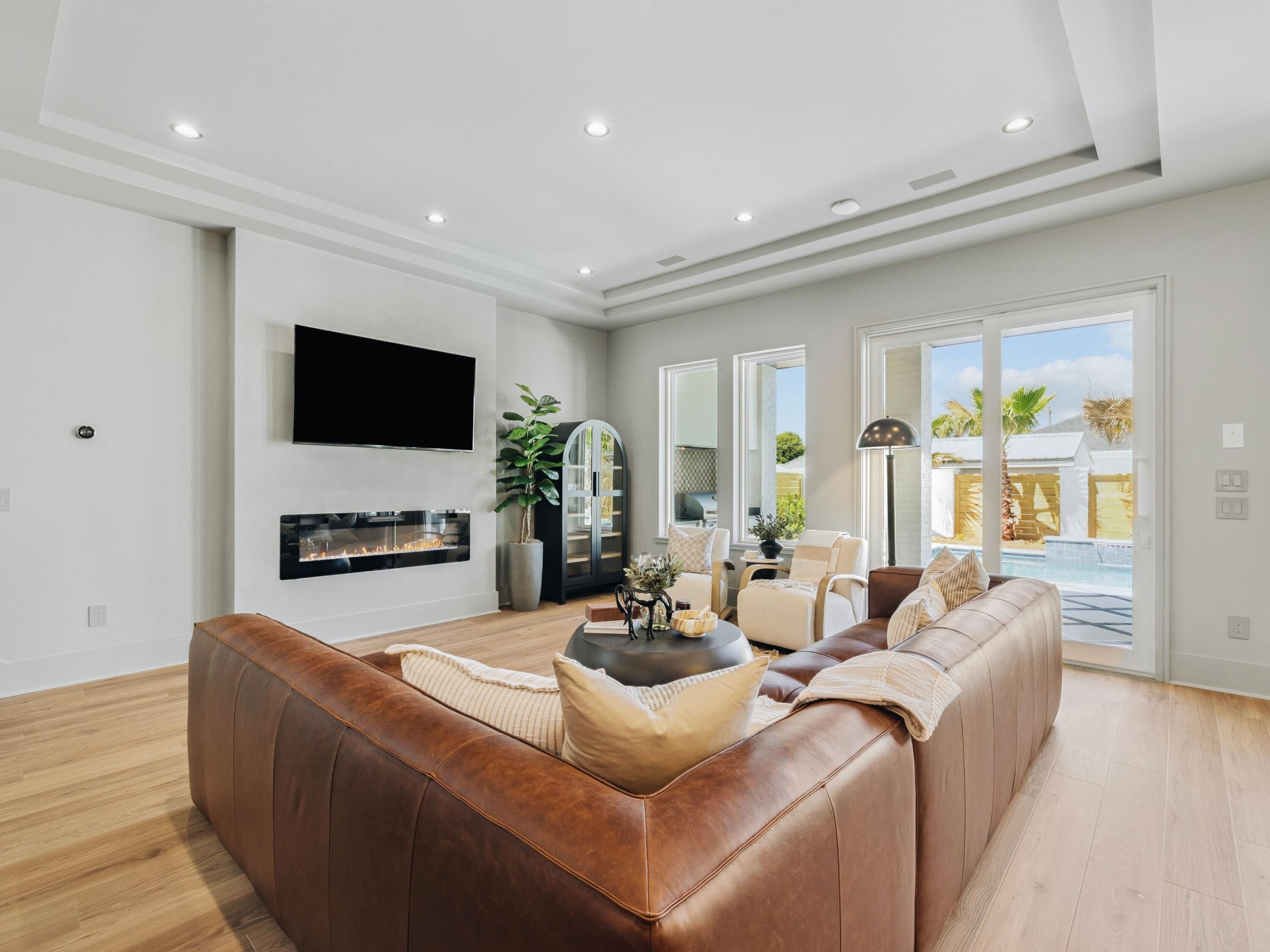 RIVIERA BEACH - Residential