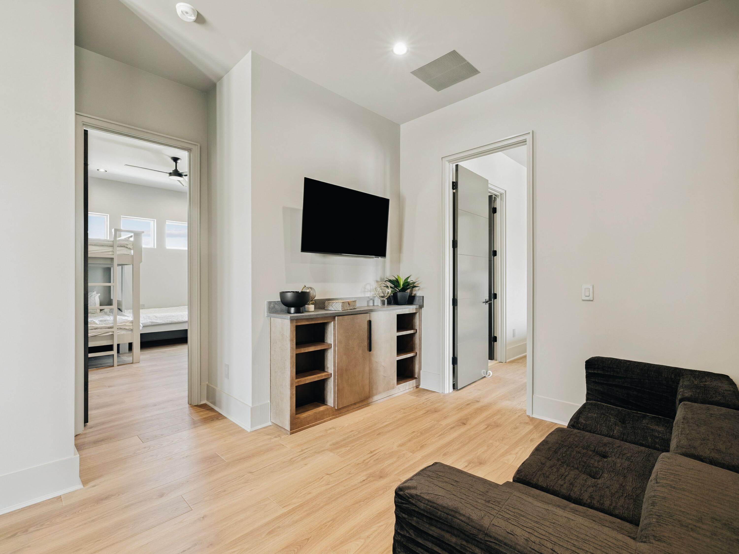 RIVIERA BEACH - Residential