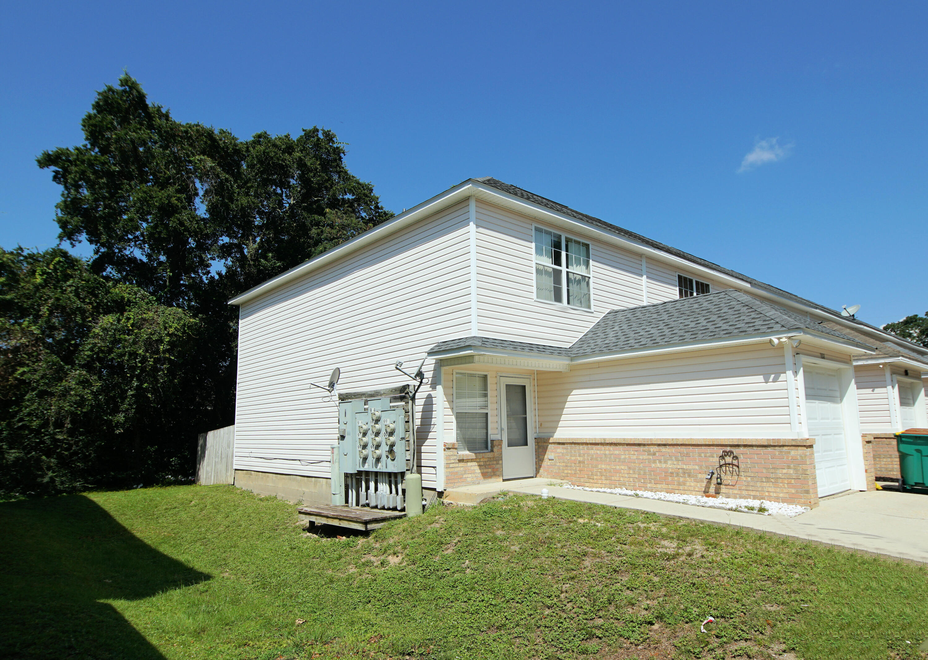 OAK PARK TOWNHOMES - Residential