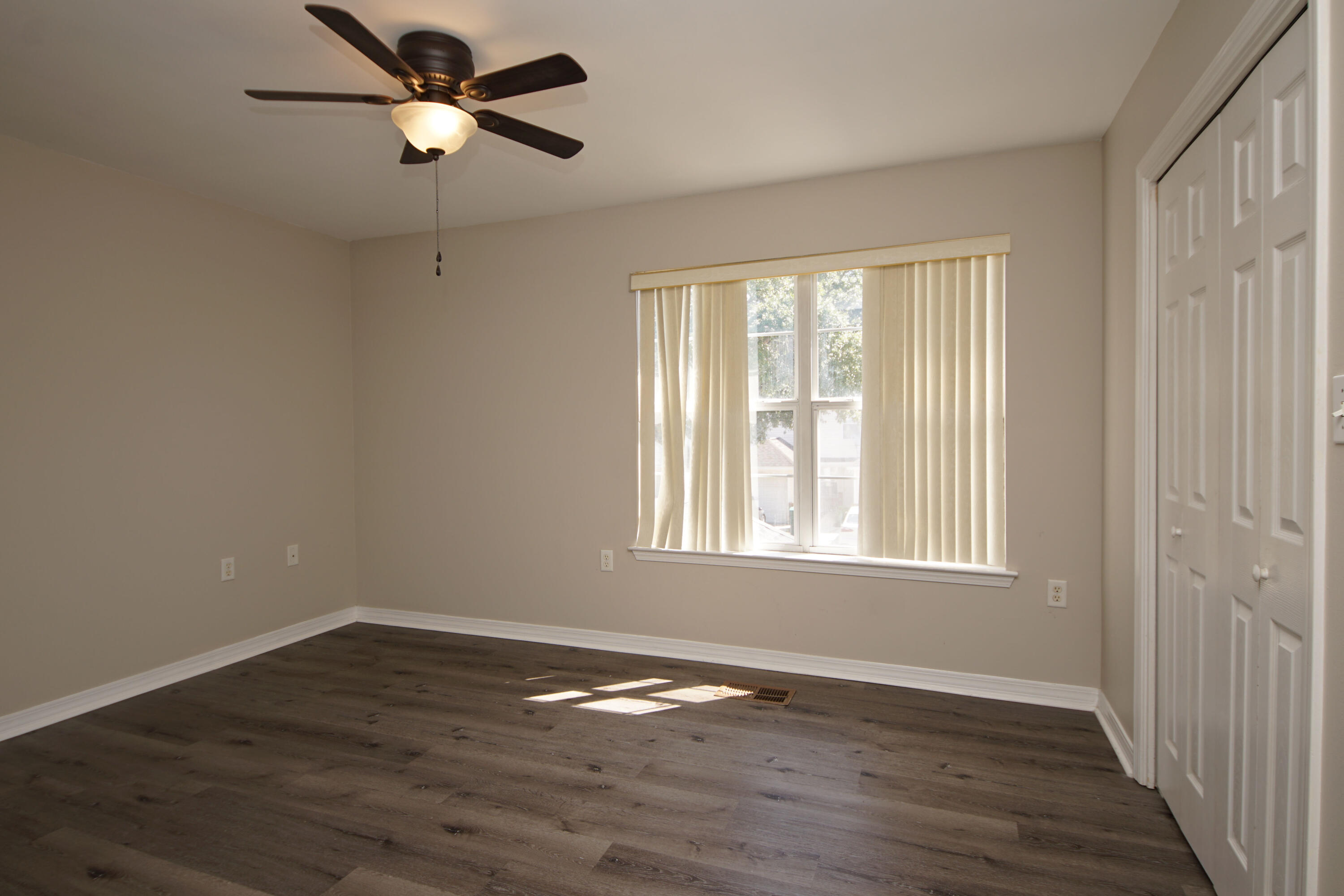 OAK PARK TOWNHOMES - Residential