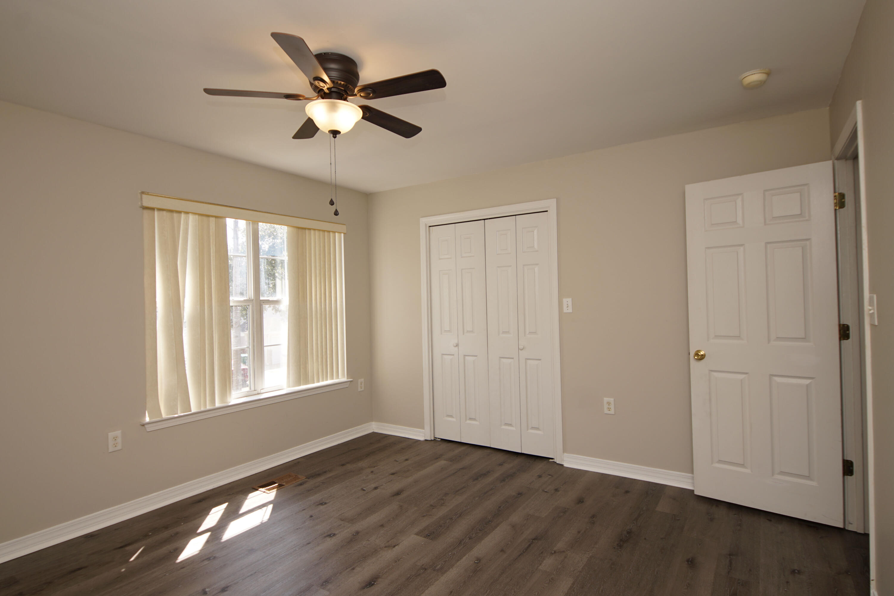 OAK PARK TOWNHOMES - Residential