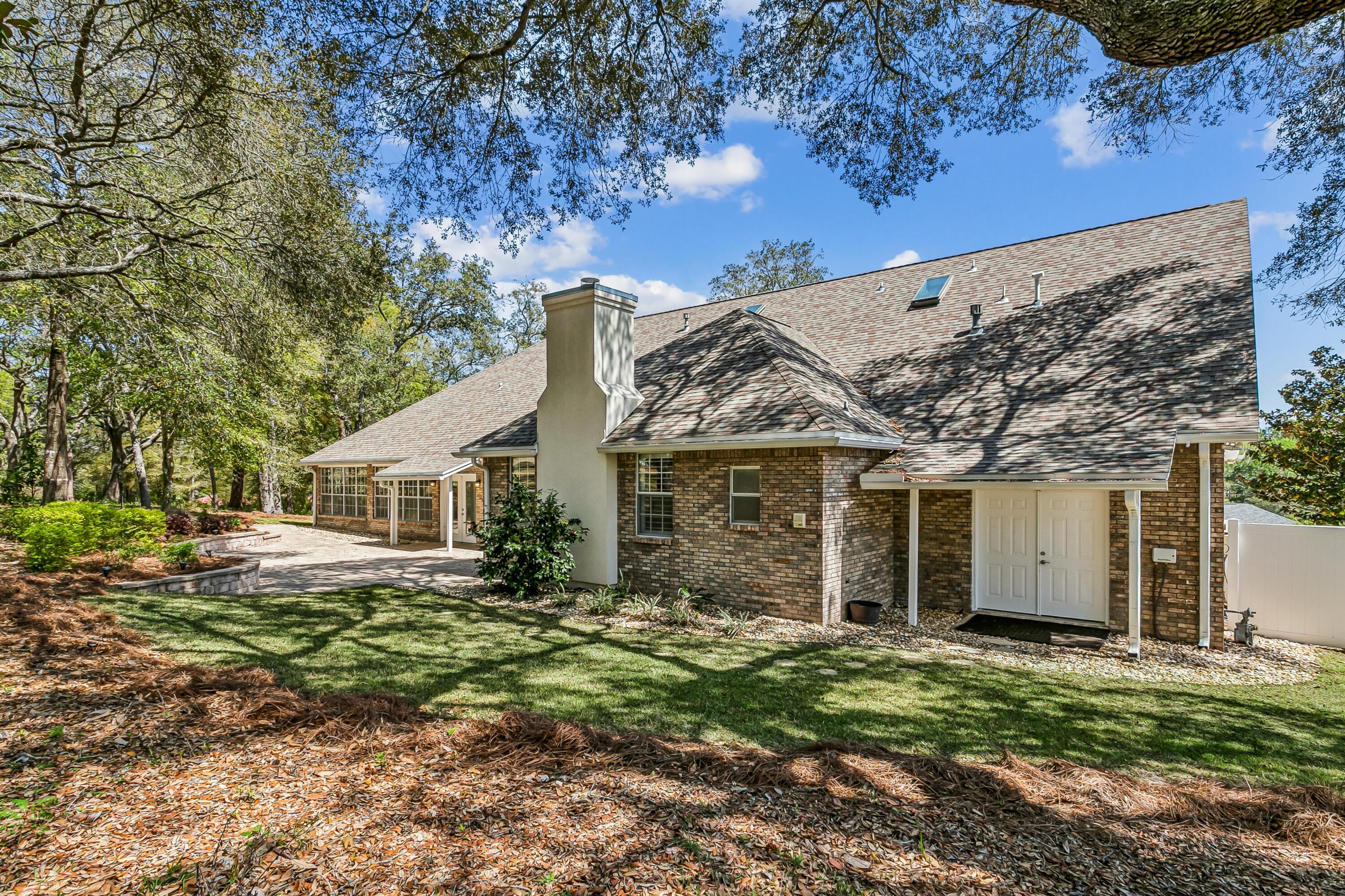 LAKE WAY VILLAS 3 - Residential