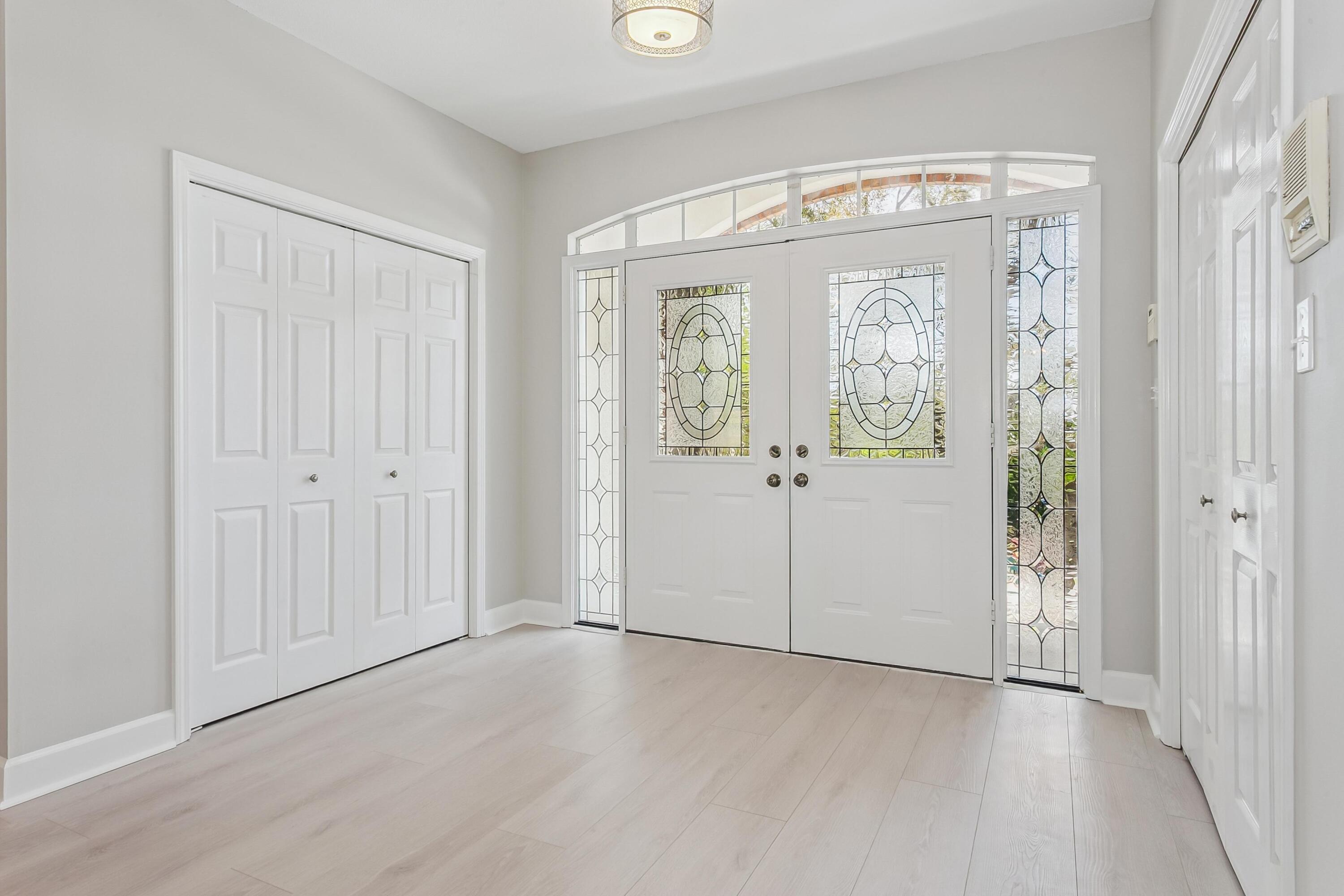 LAKE WAY VILLAS 3 - Residential