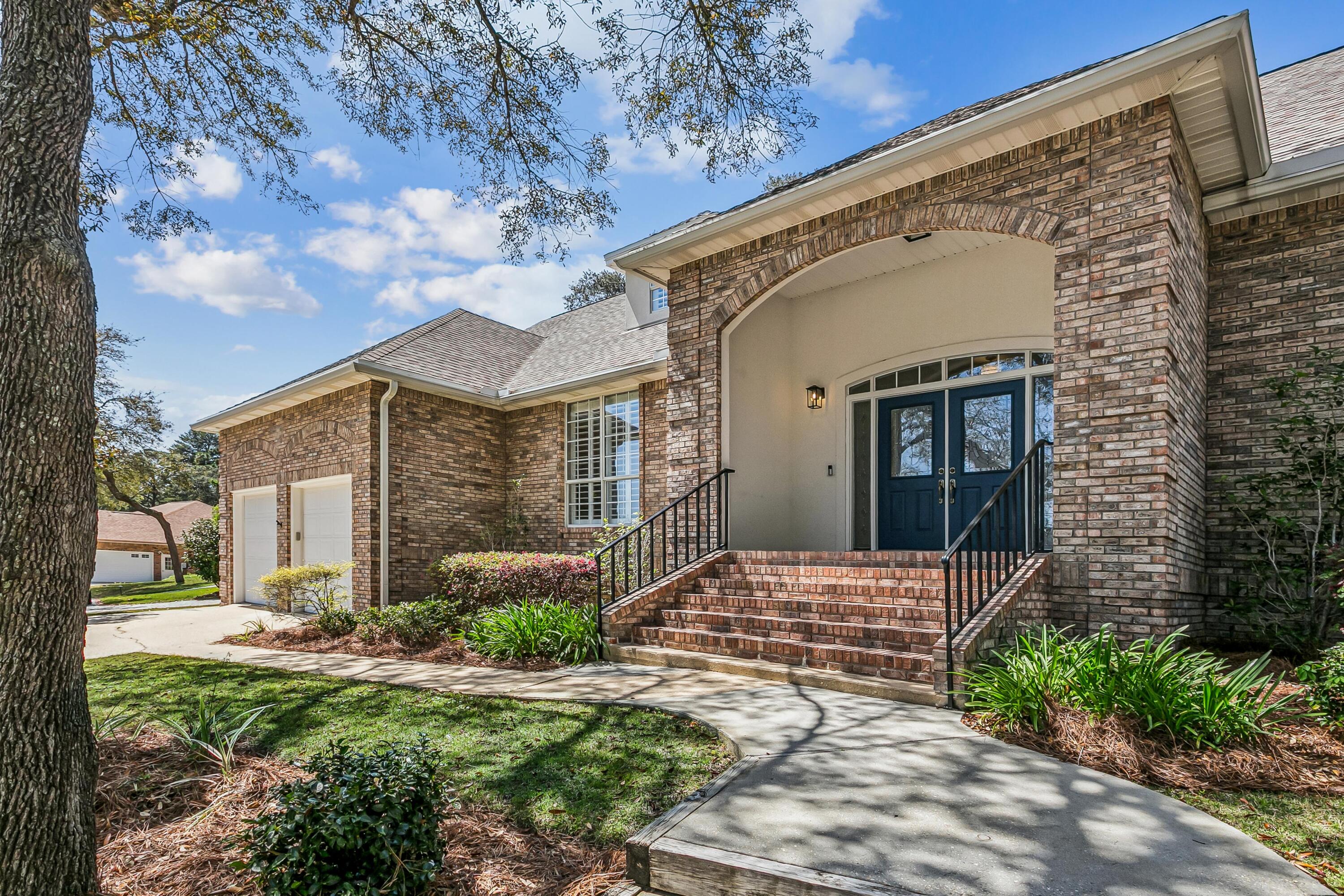 LAKE WAY VILLAS 3 - Residential