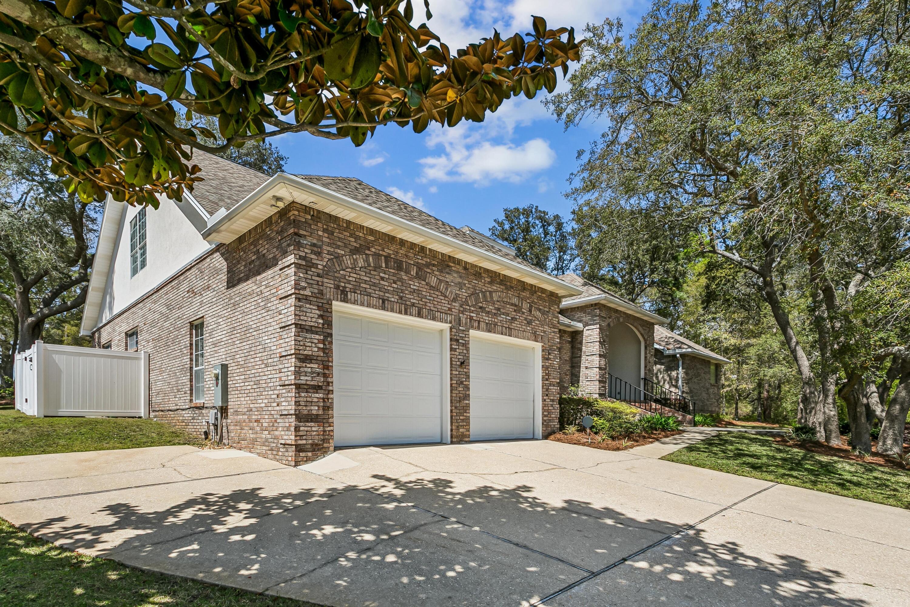 LAKE WAY VILLAS 3 - Residential