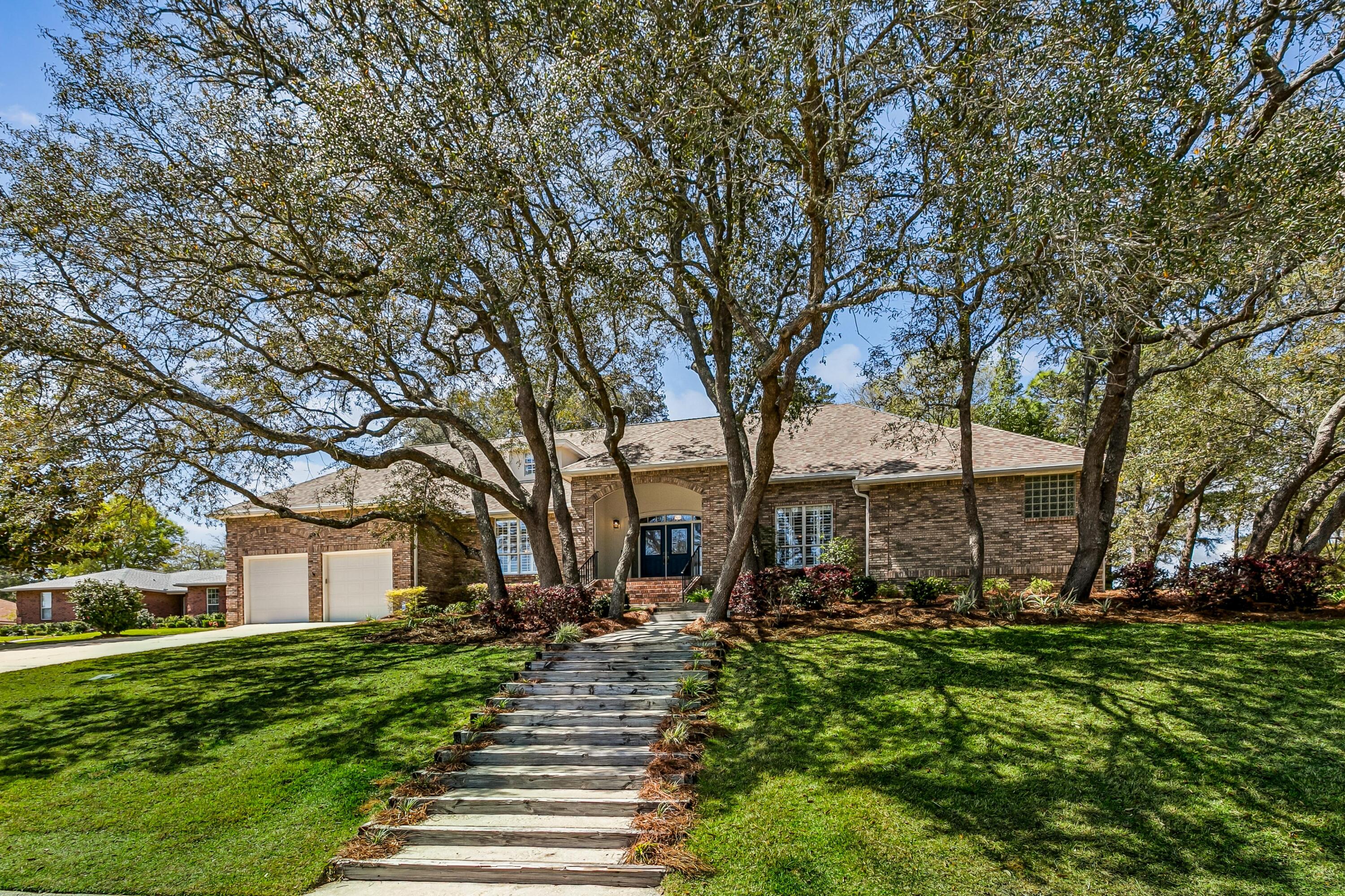 LAKE WAY VILLAS 3 - Residential