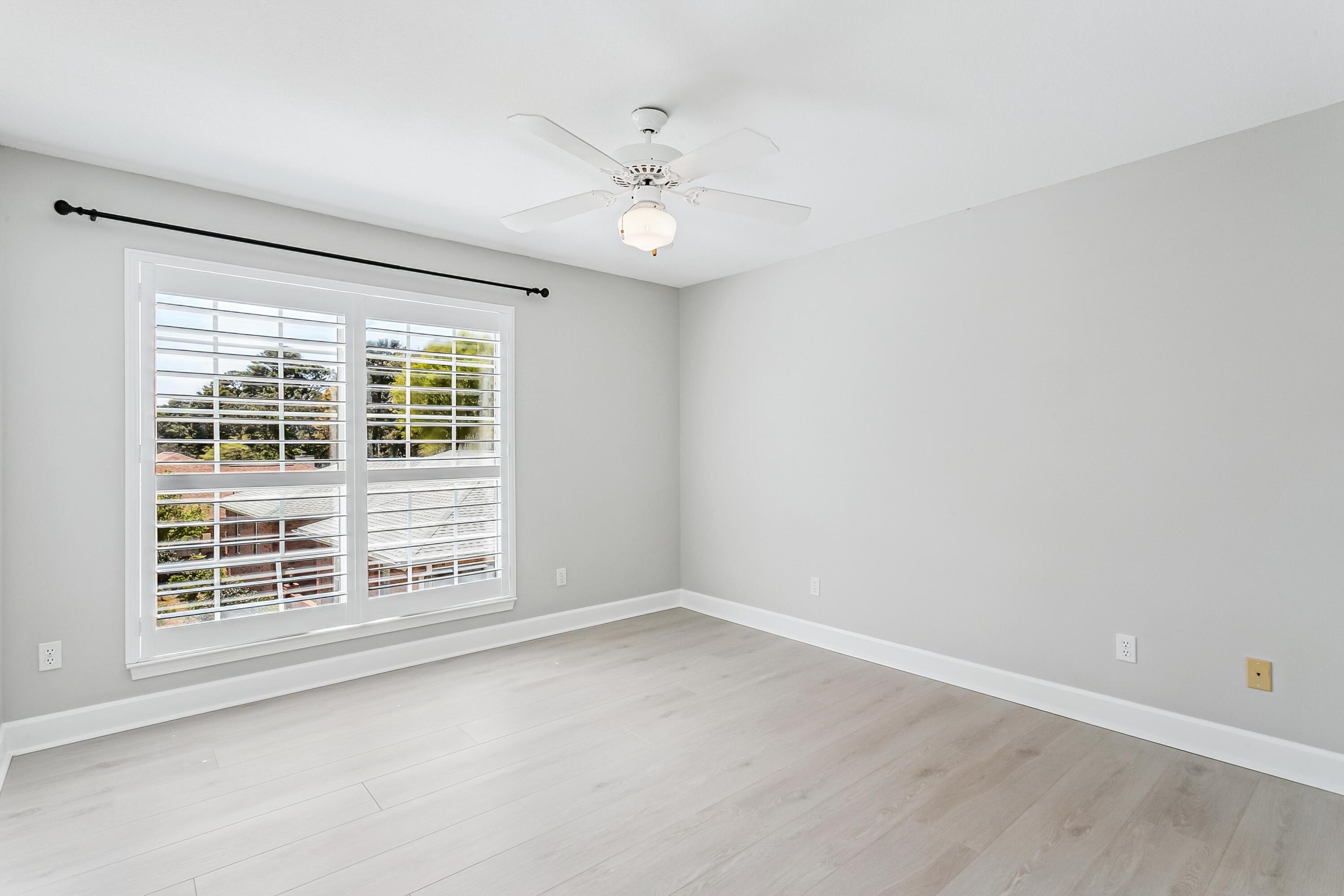 LAKE WAY VILLAS 3 - Residential