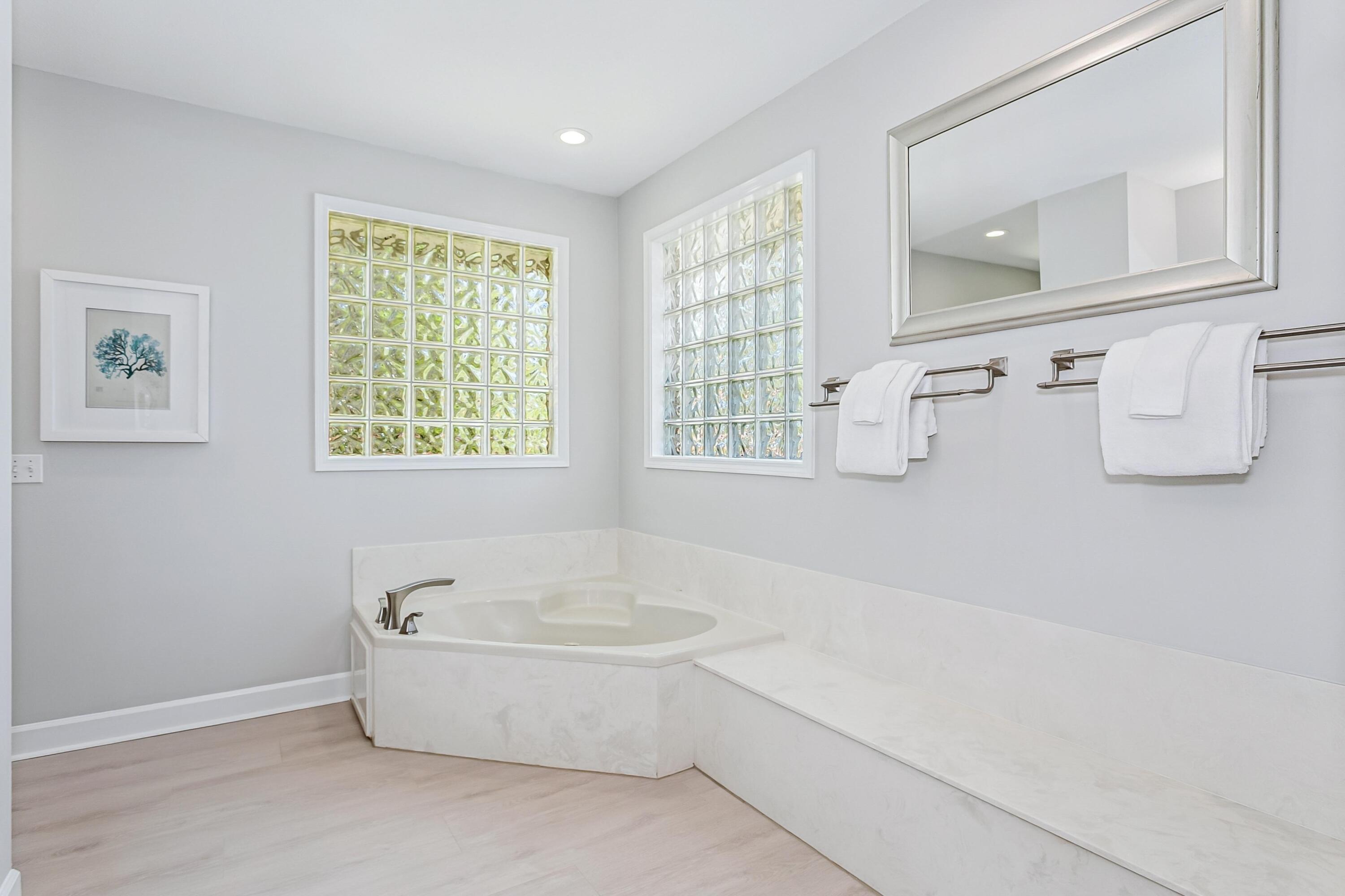 LAKE WAY VILLAS 3 - Residential