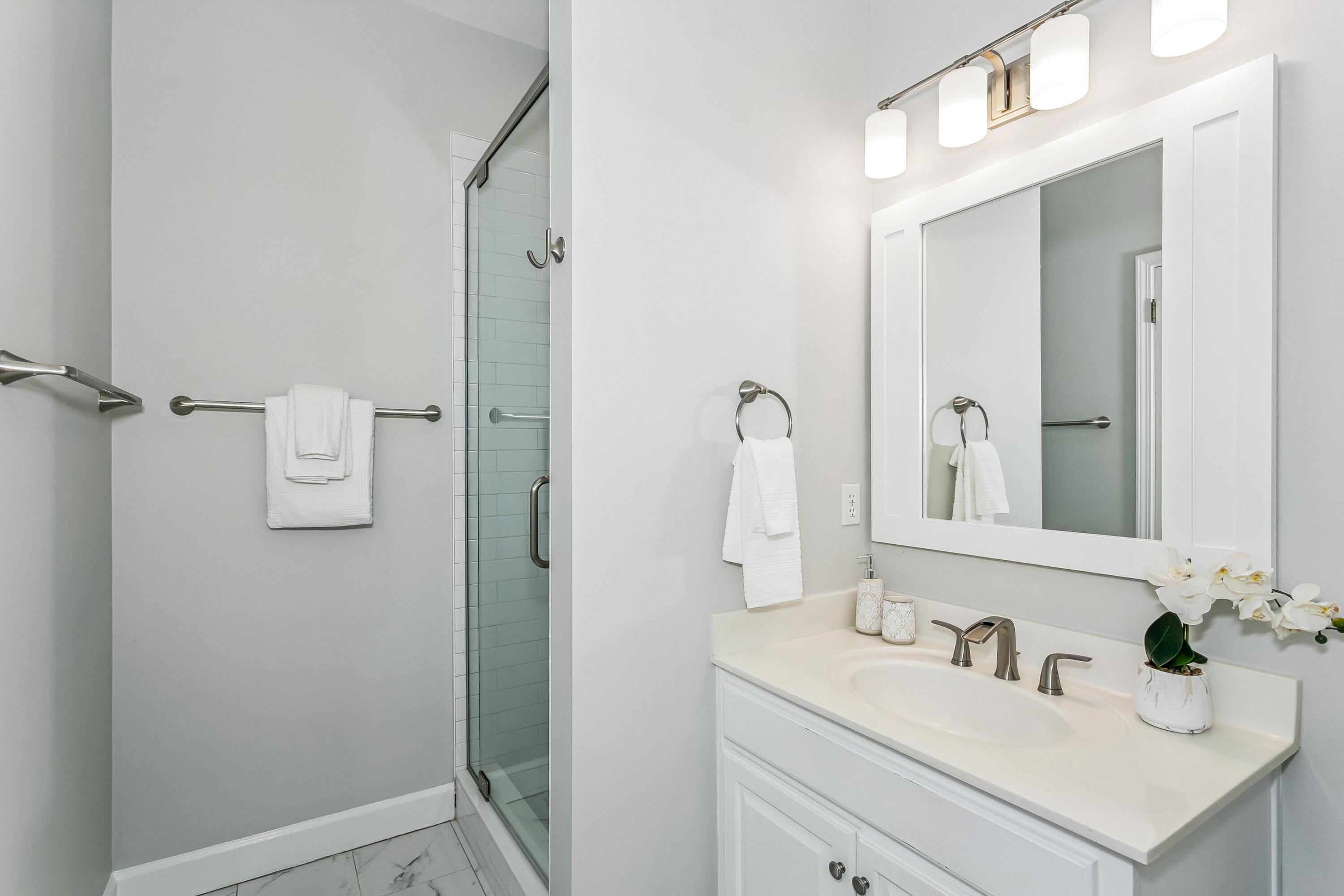 LAKE WAY VILLAS 3 - Residential