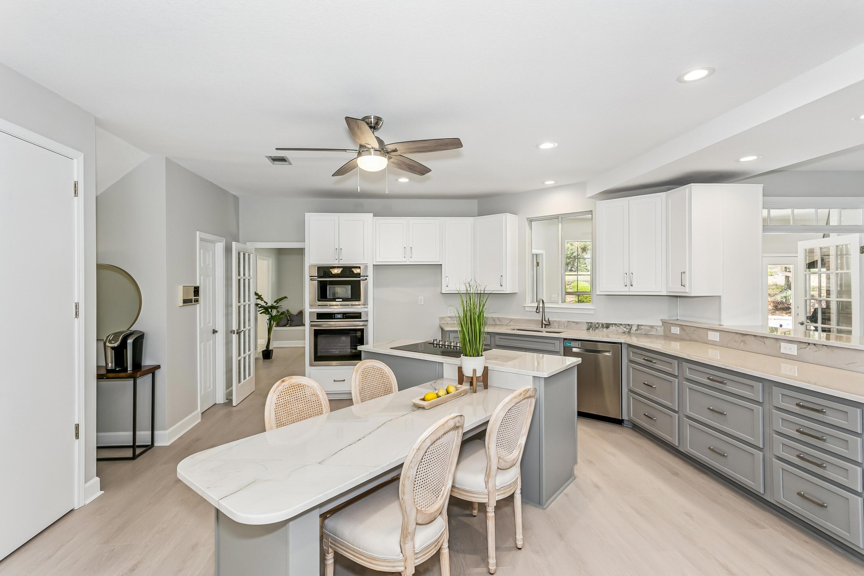 LAKE WAY VILLAS 3 - Residential