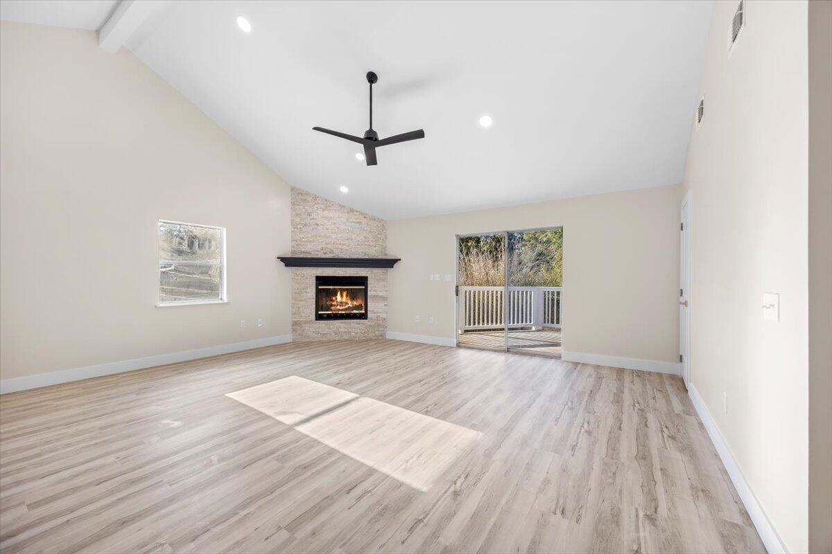 HOLLEY SHORES - Residential