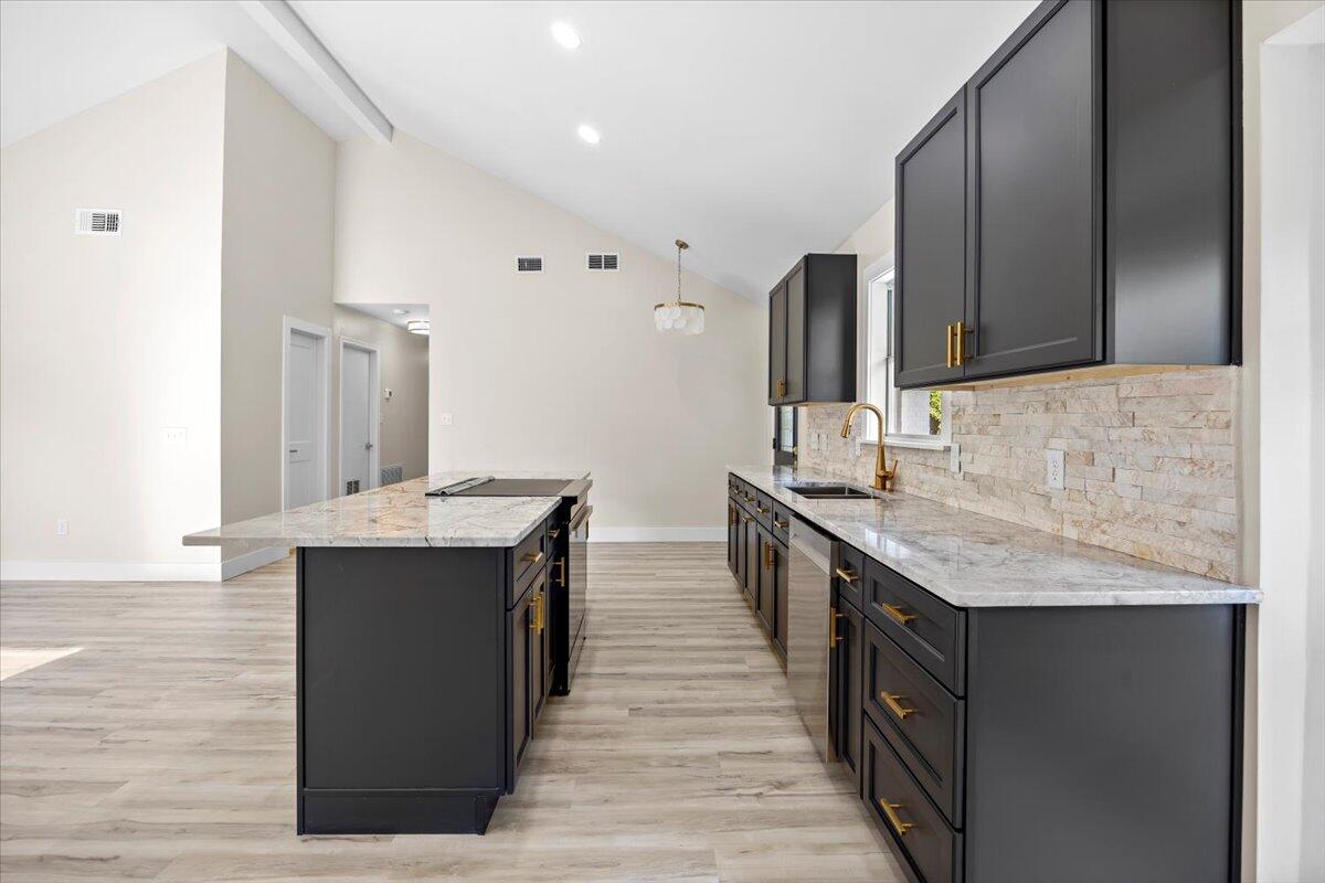 HOLLEY SHORES - Residential