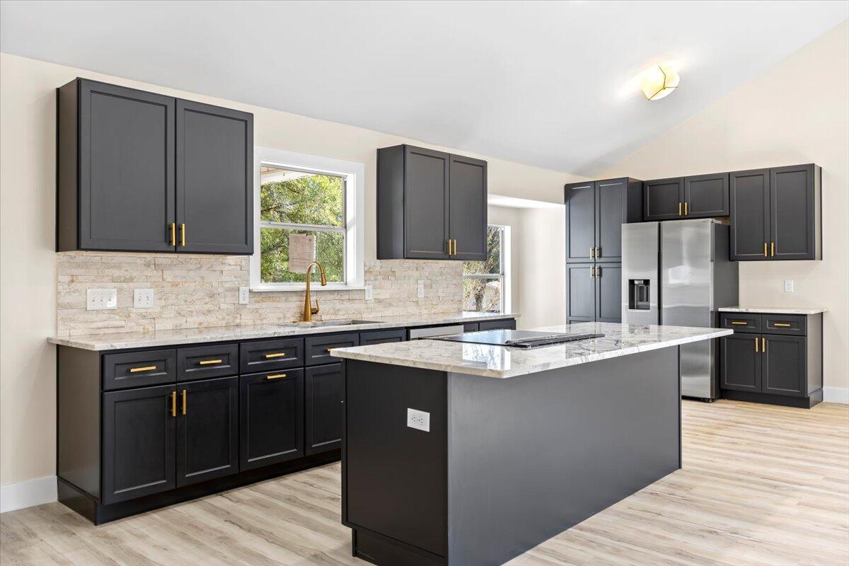 HOLLEY SHORES - Residential