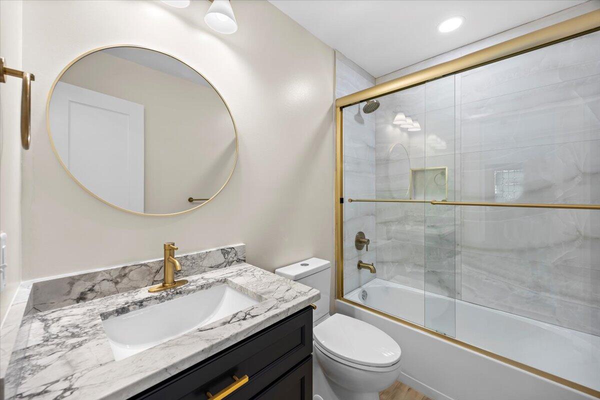 HOLLEY SHORES - Residential