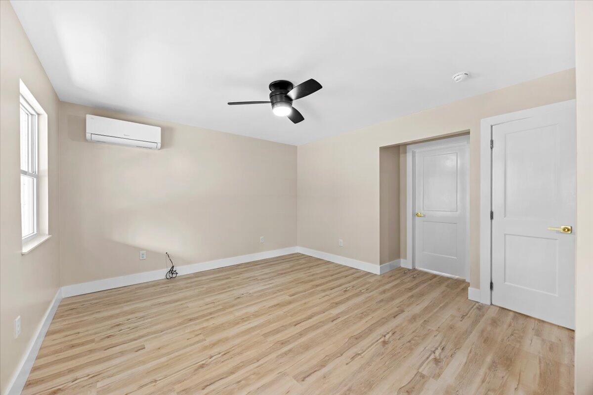 HOLLEY SHORES - Residential