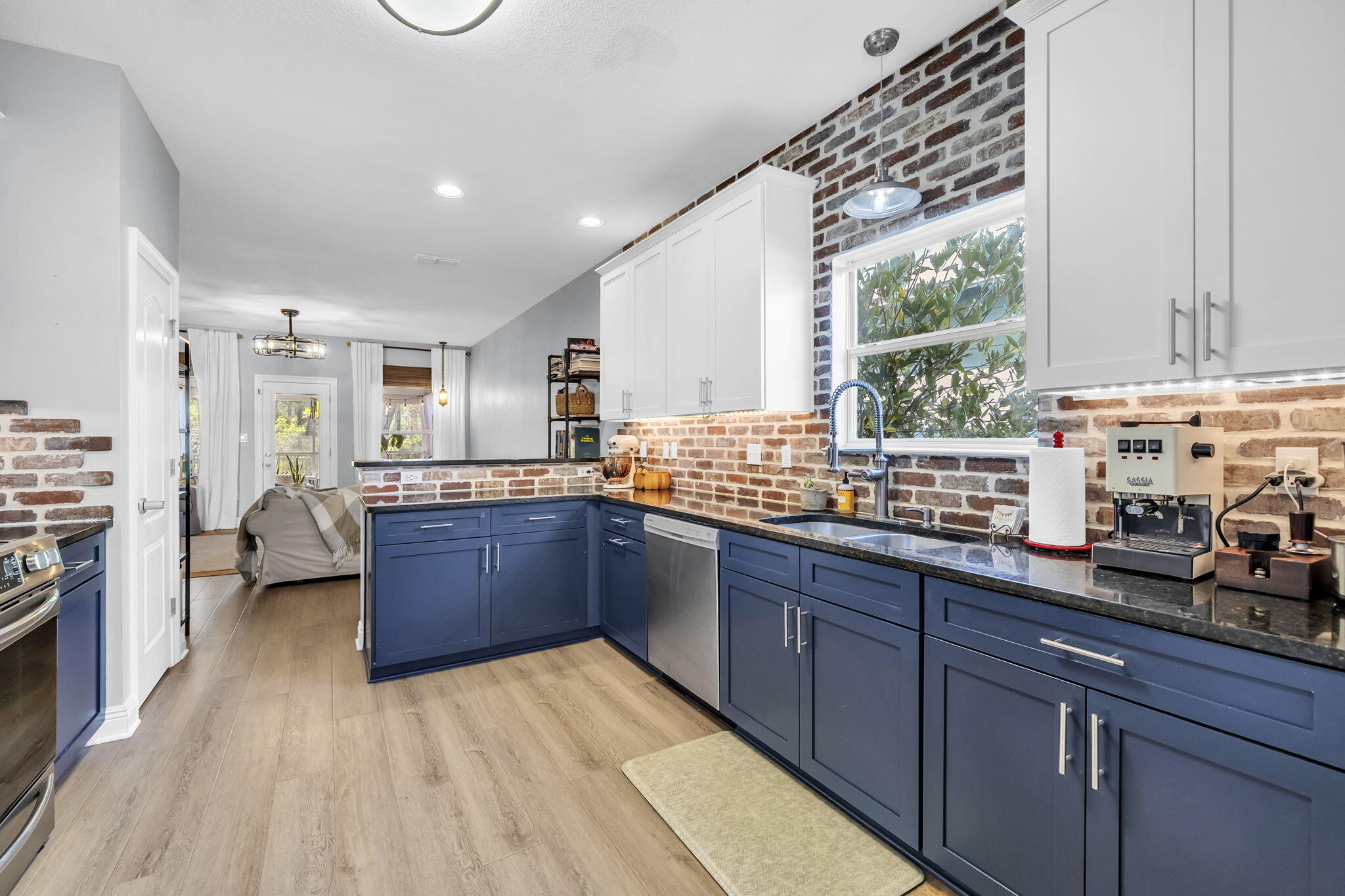 EAGLE BAY - Residential