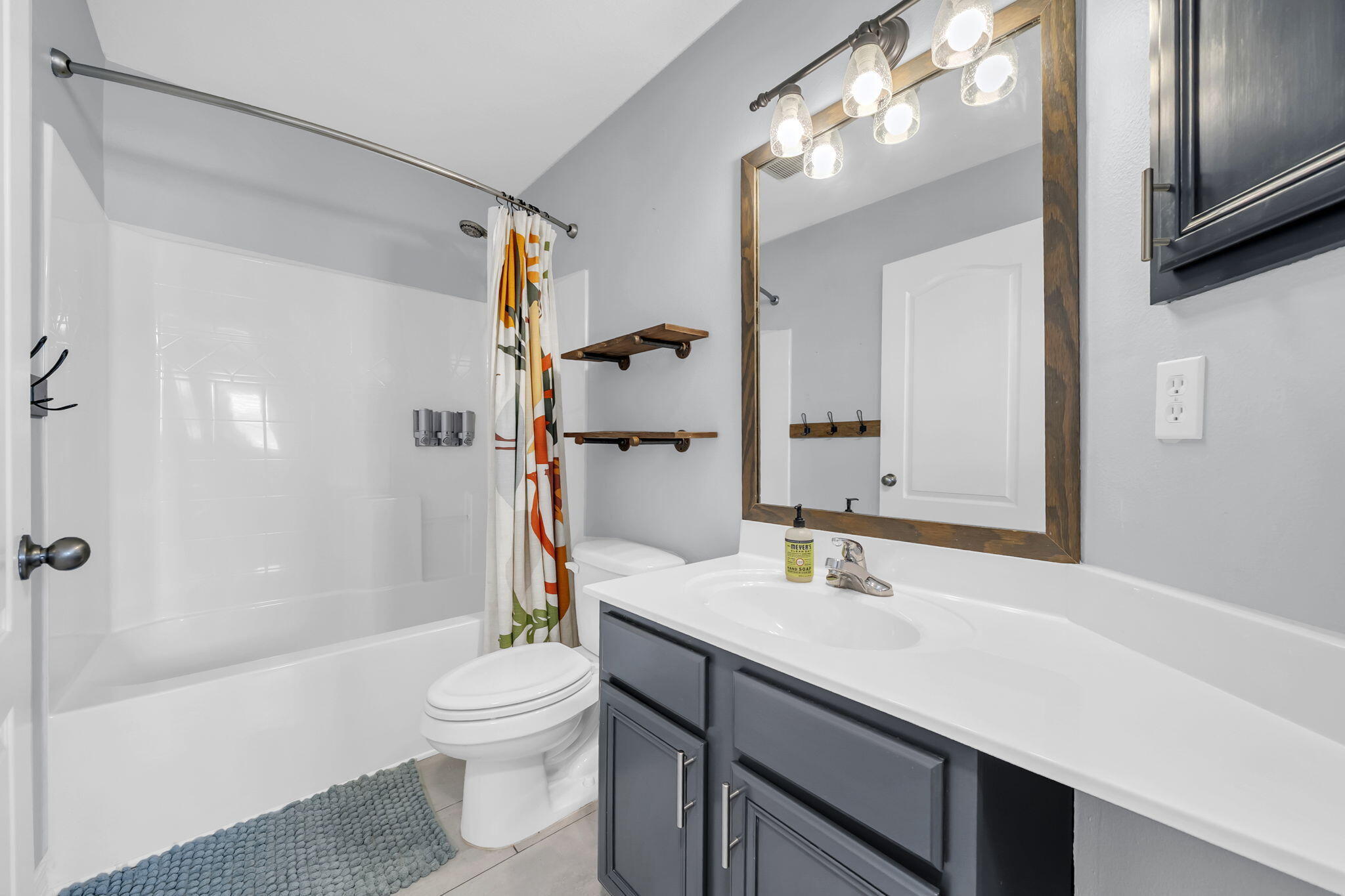 EAGLE BAY - Residential