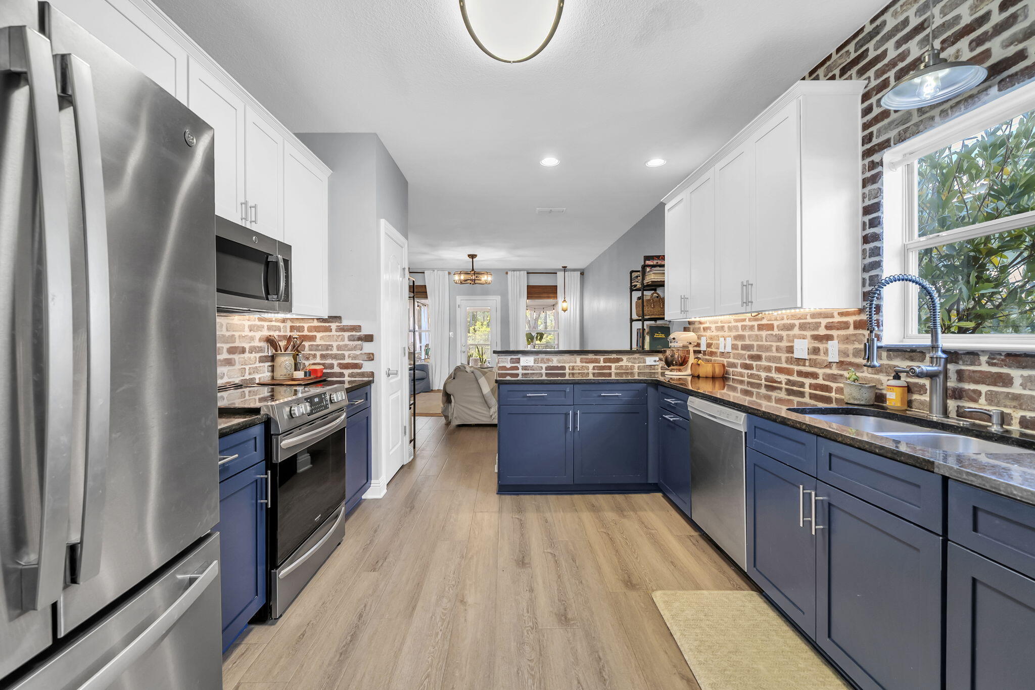 EAGLE BAY - Residential