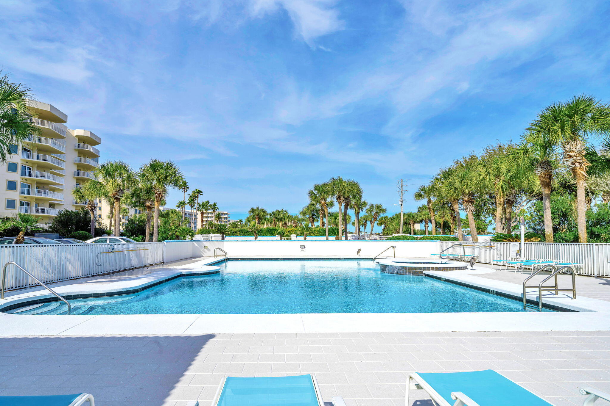 ULTIMATE CONDO THE - Residential