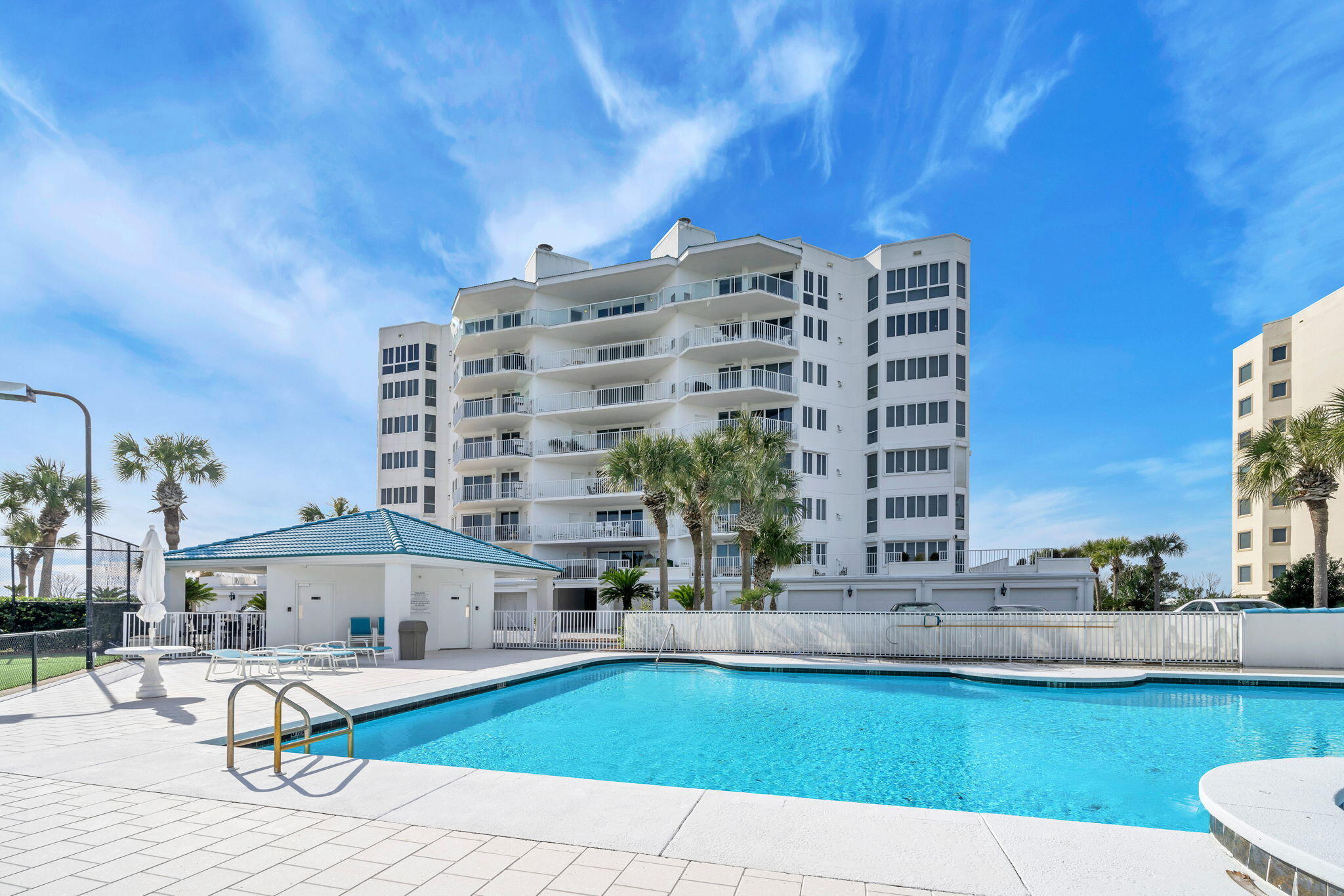 ULTIMATE CONDO THE - Residential