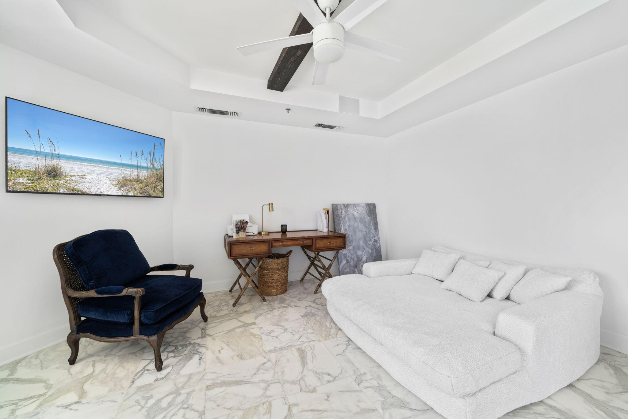 ULTIMATE CONDO THE - Residential