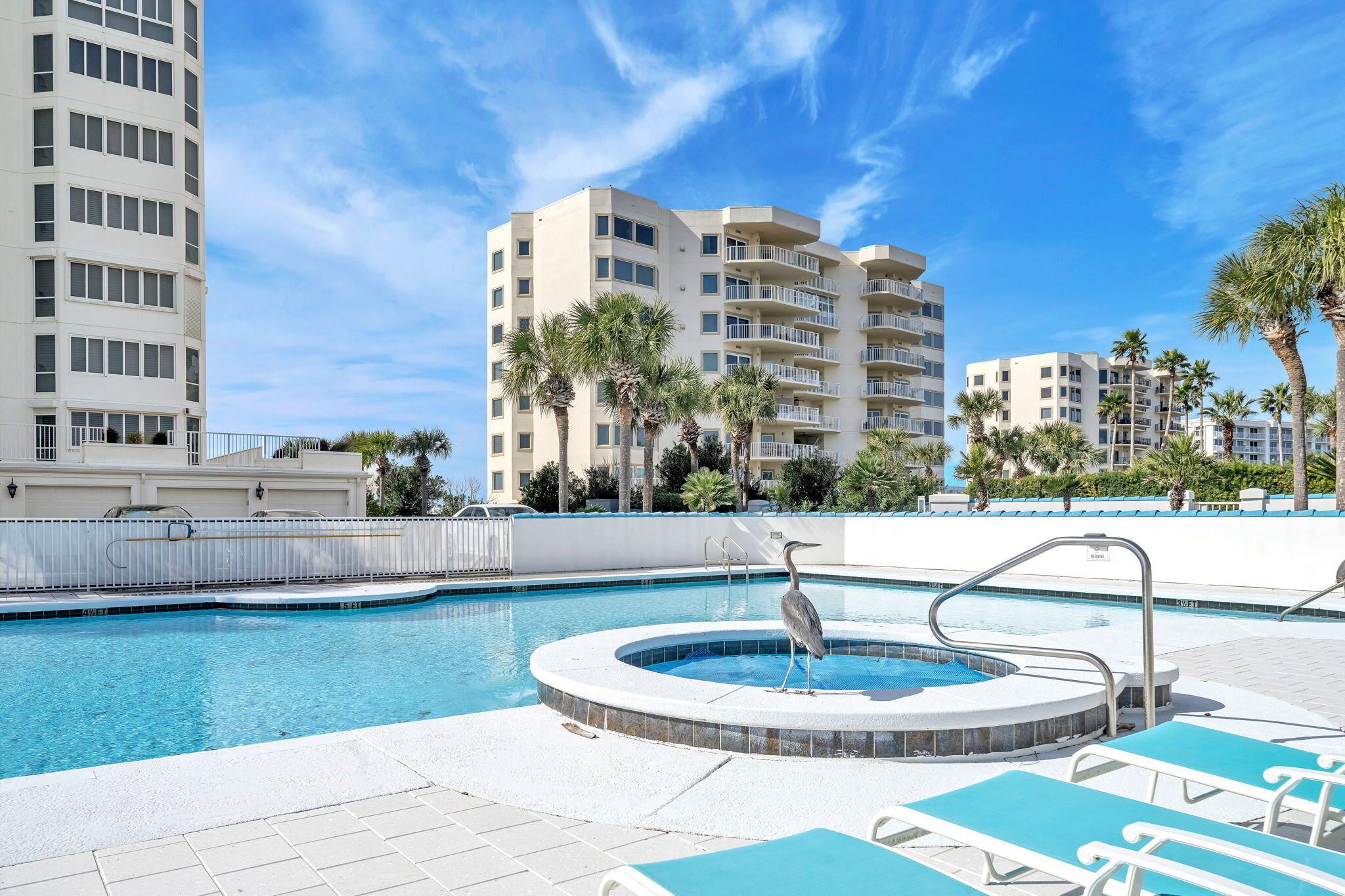 ULTIMATE CONDO THE - Residential