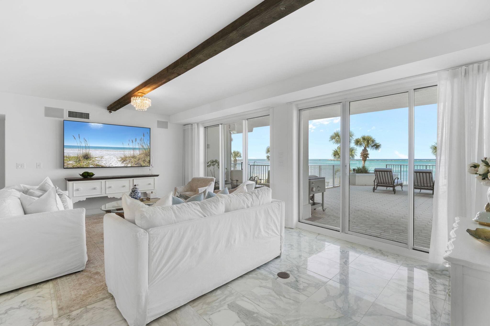 ULTIMATE CONDO THE - Residential