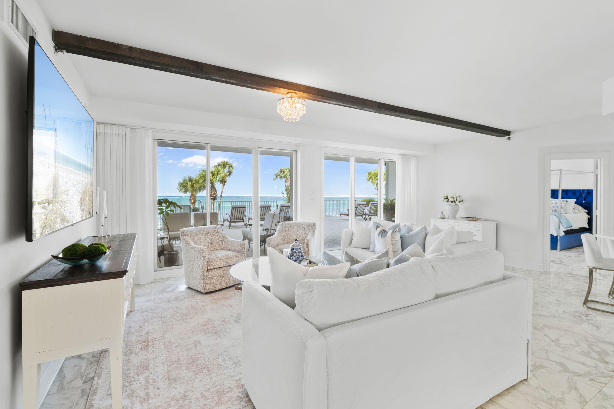 ULTIMATE CONDO THE - Residential