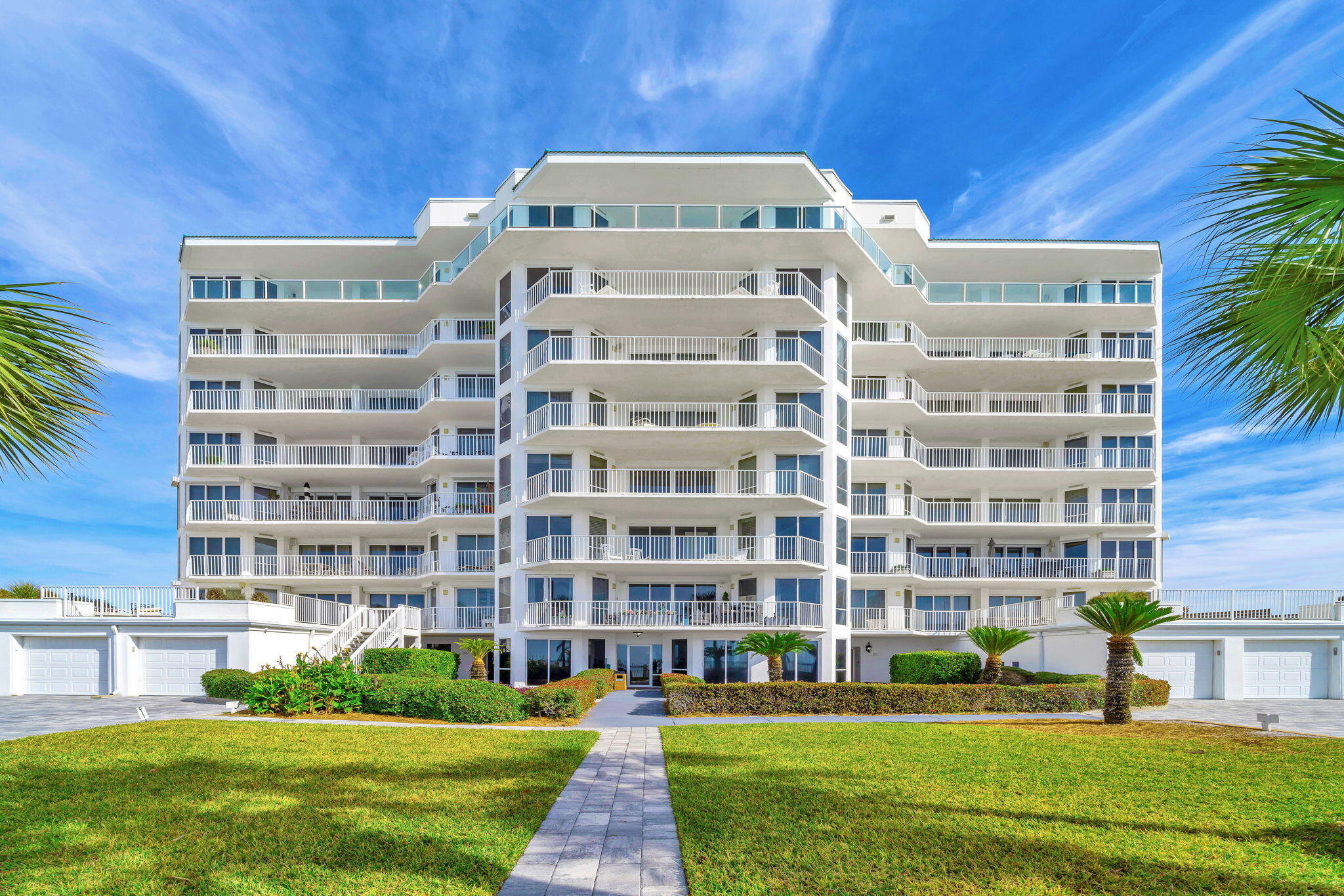 ULTIMATE CONDO THE - Residential