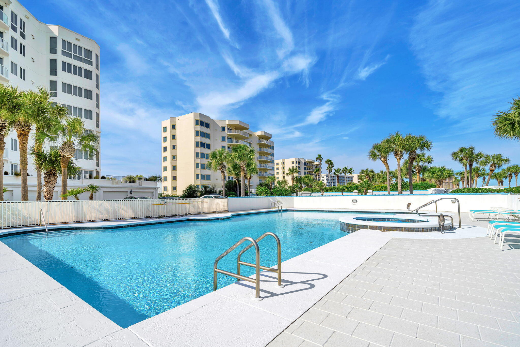 ULTIMATE CONDO THE - Residential