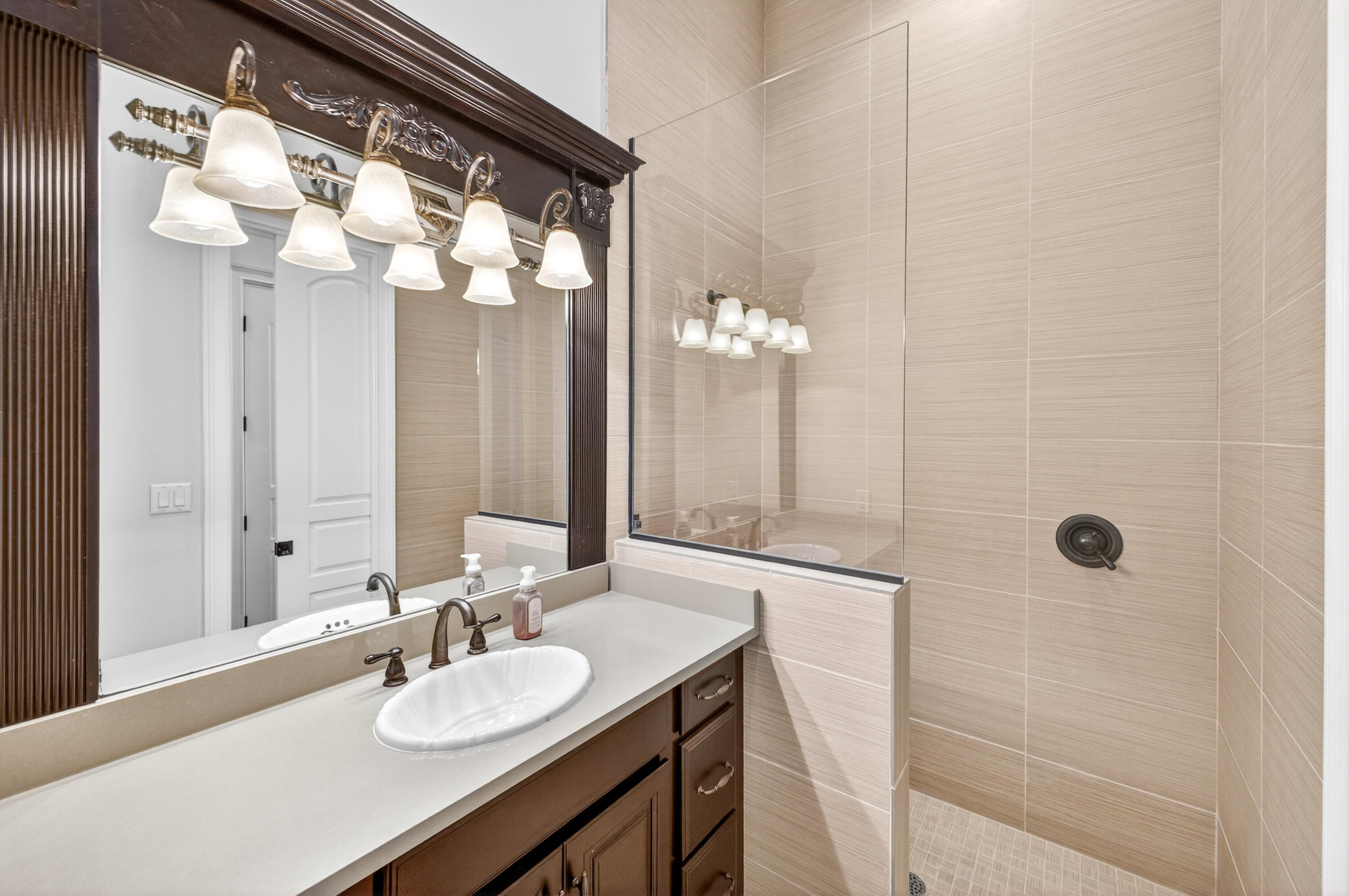 HOLIDAY ISLE - Residential