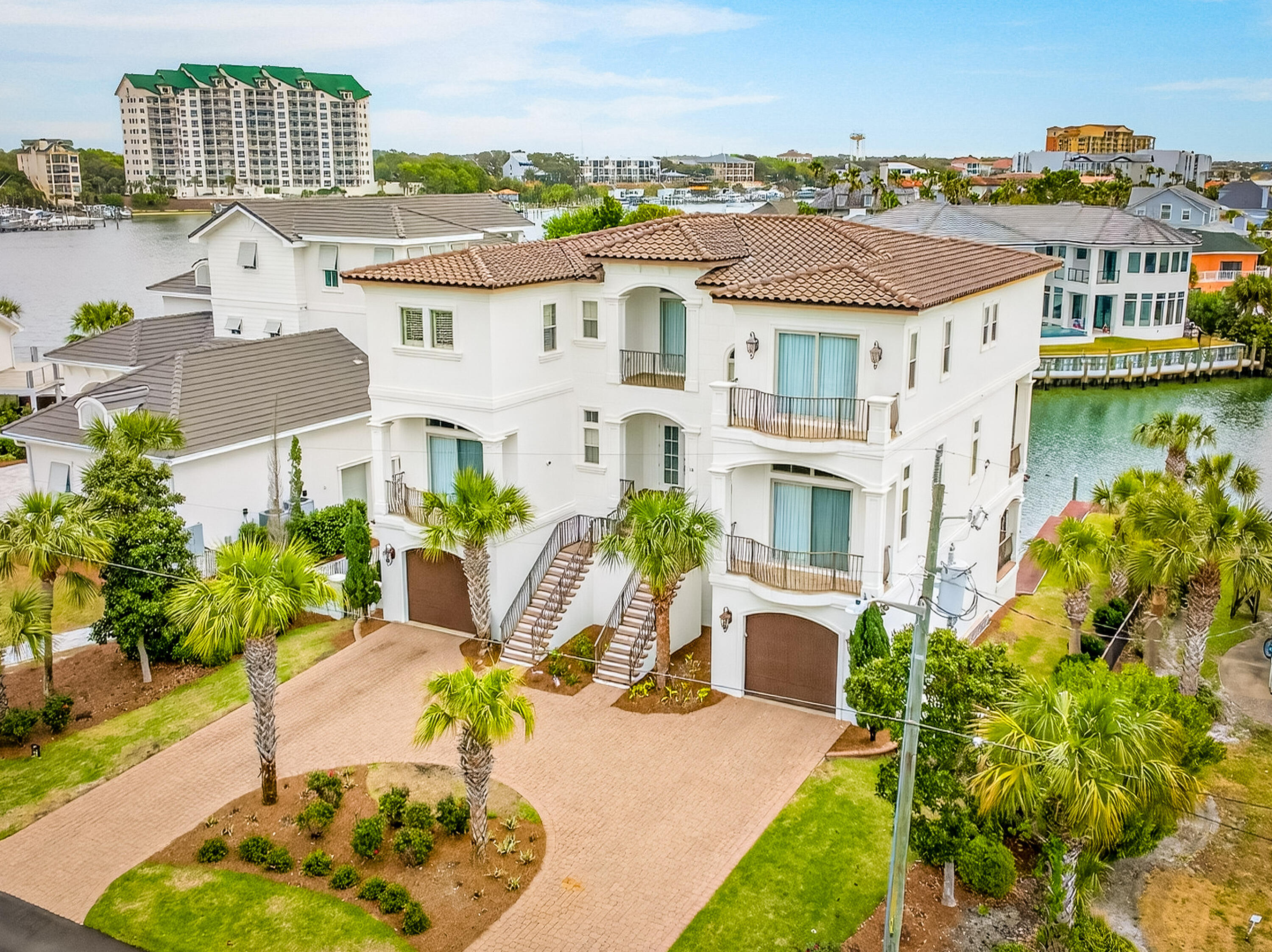 HOLIDAY ISLE - Residential